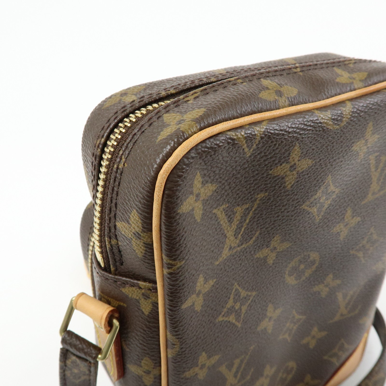 Louis Vuitton Monogram Amazone Shoulder Bag Crossbody Bag M45236