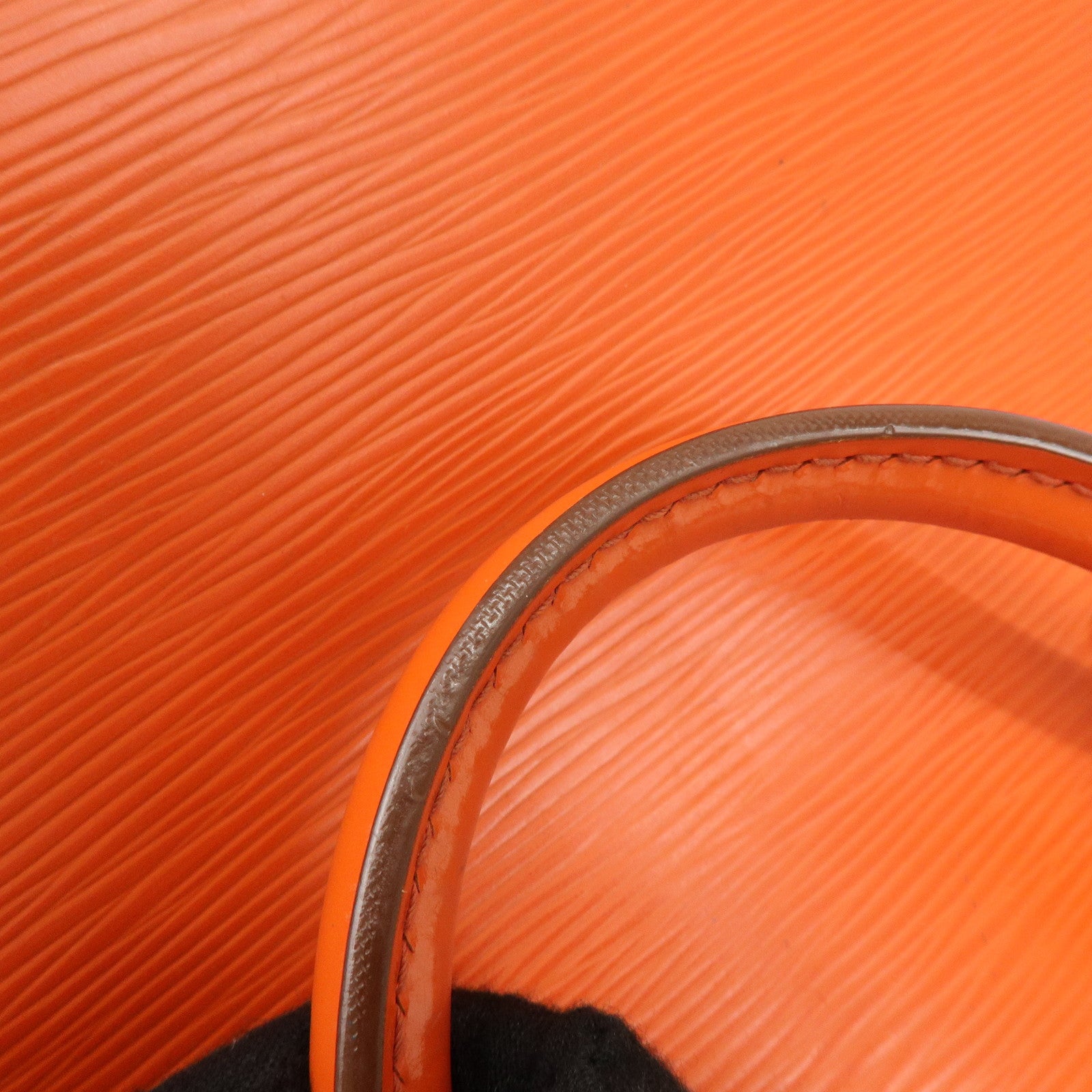 Louis Vuitton Epi Leather Alma PM Hand Bag Pimont Orange M40623