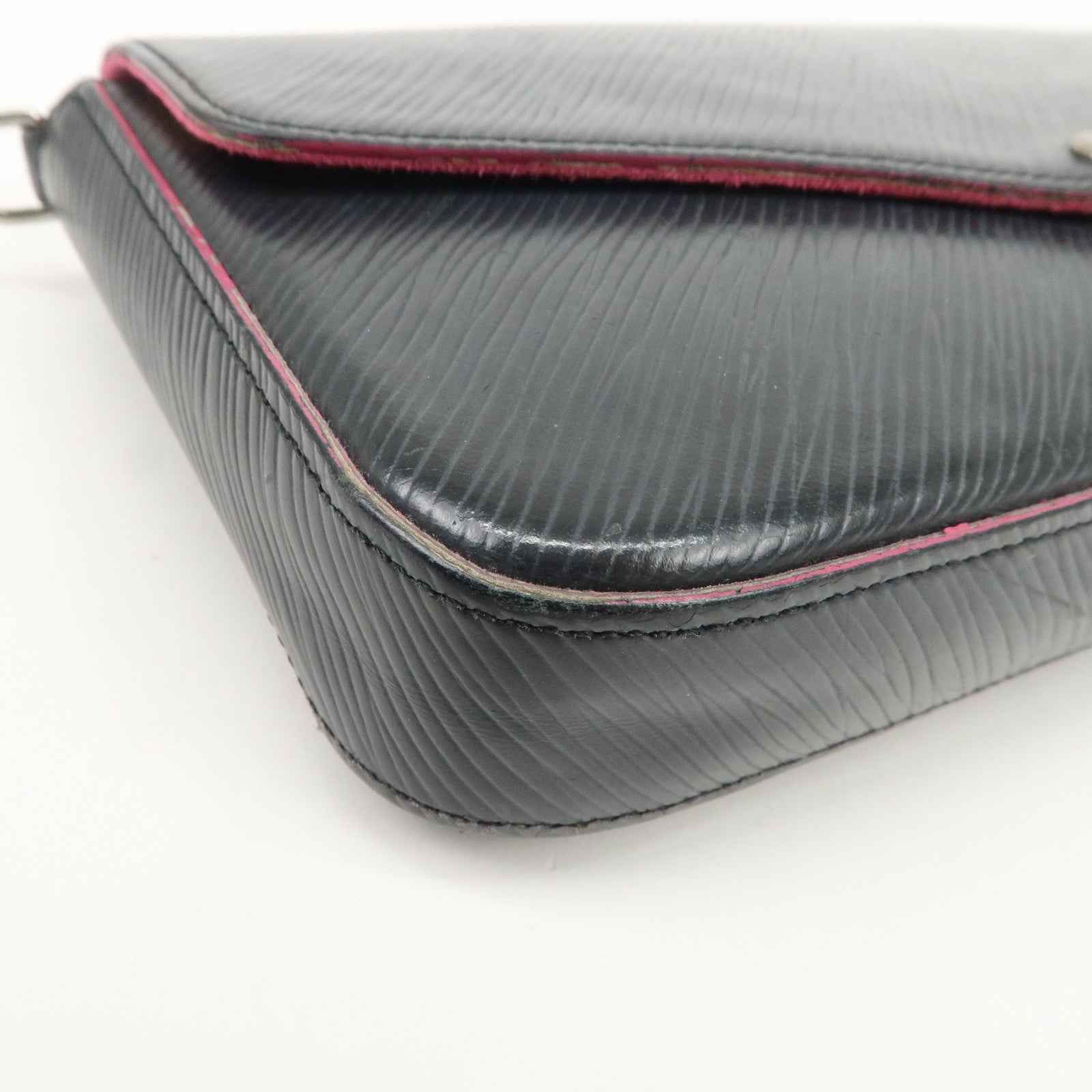 Louis Vuitton Epi Pochette Felicie Shoulder Bag Noir Pink M64579