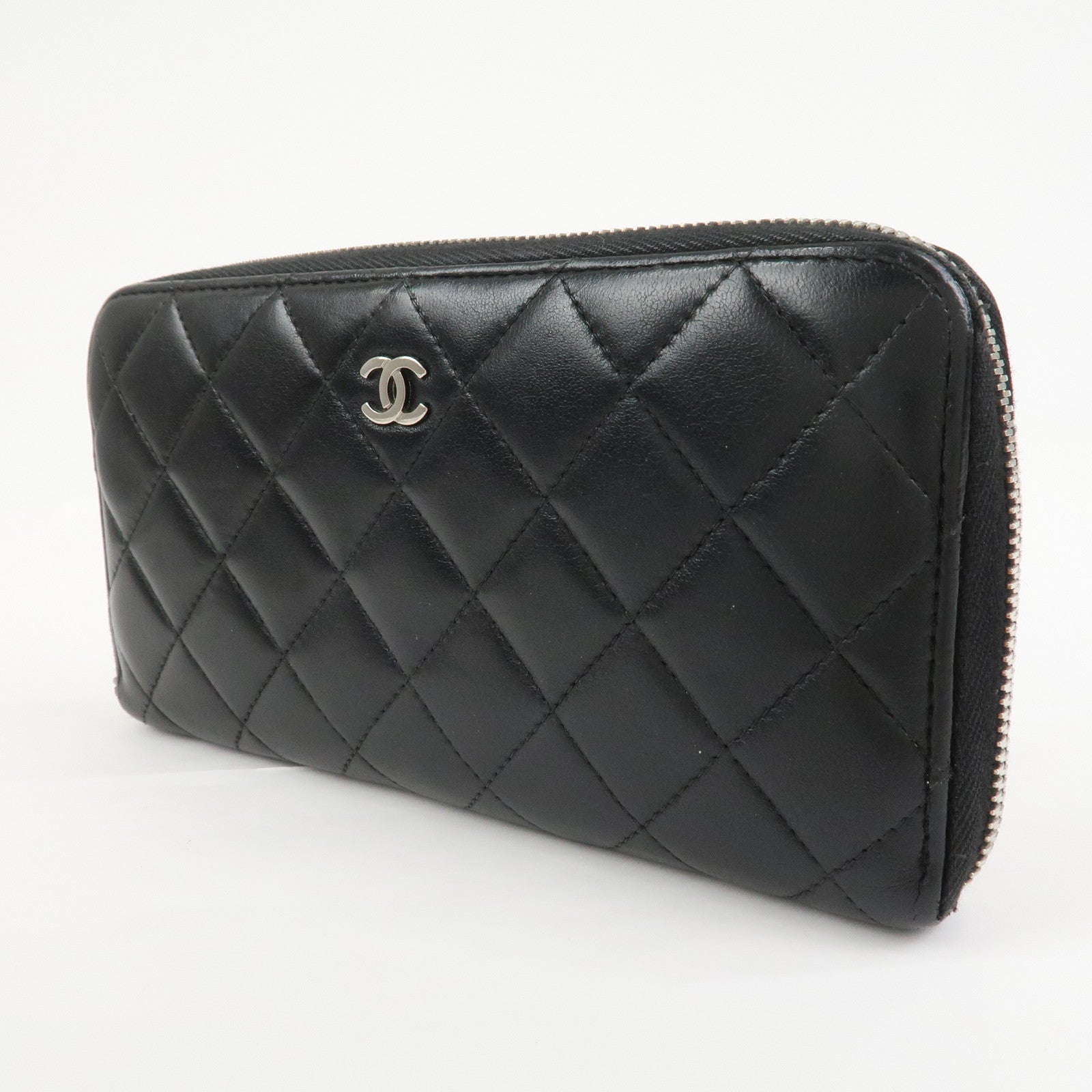 CHANEL Matelasse Lamb skin Leather Round Zippy Wallet Black Silver