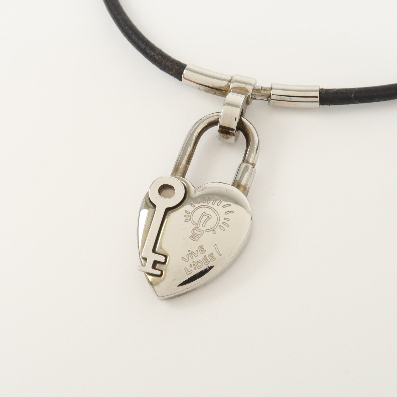 HERMES Vivaldi Heart Cadena Metal Leather Necklace Silver