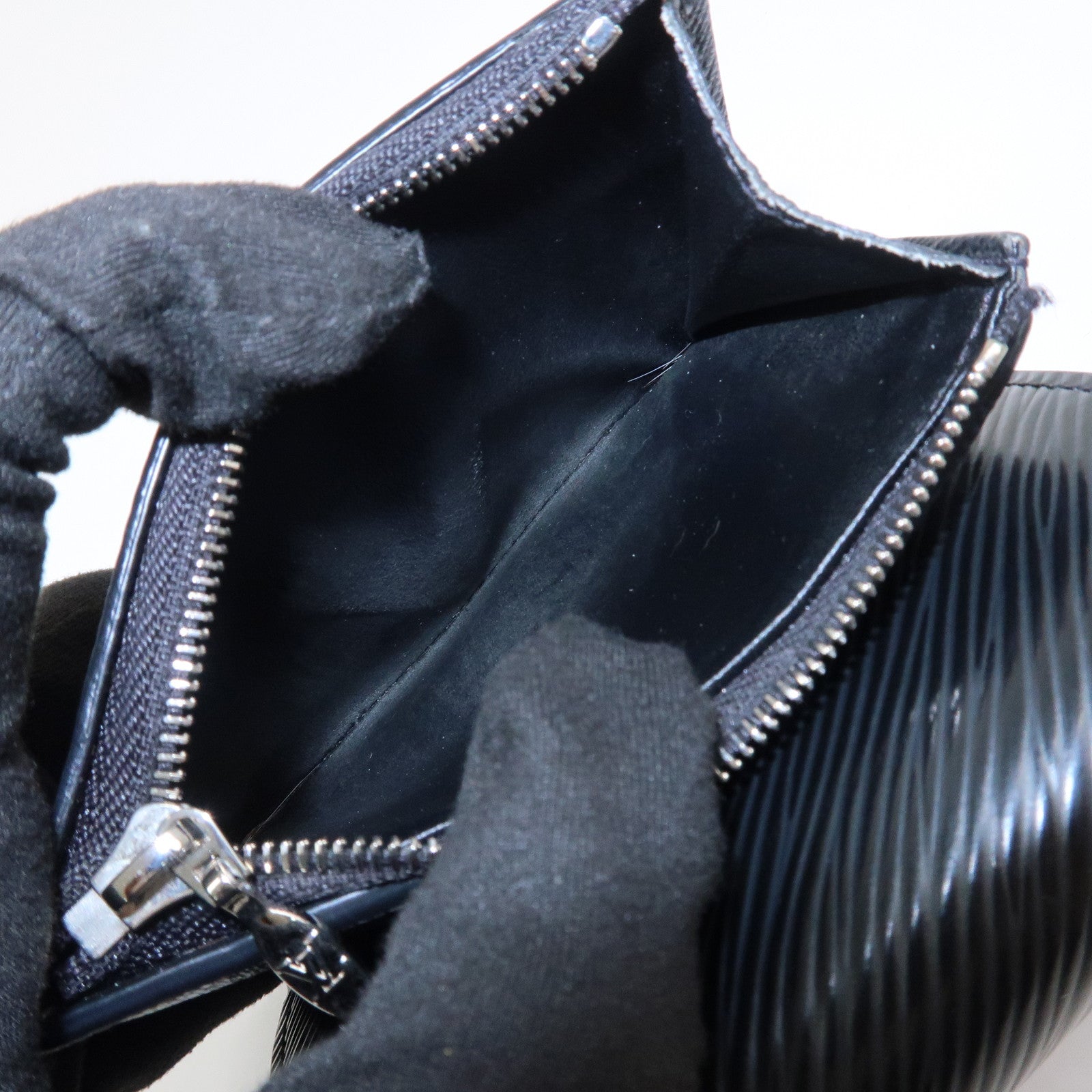 Louis Vuitton Epi Portefeuille Twist Compact XS Wallet Black M63322