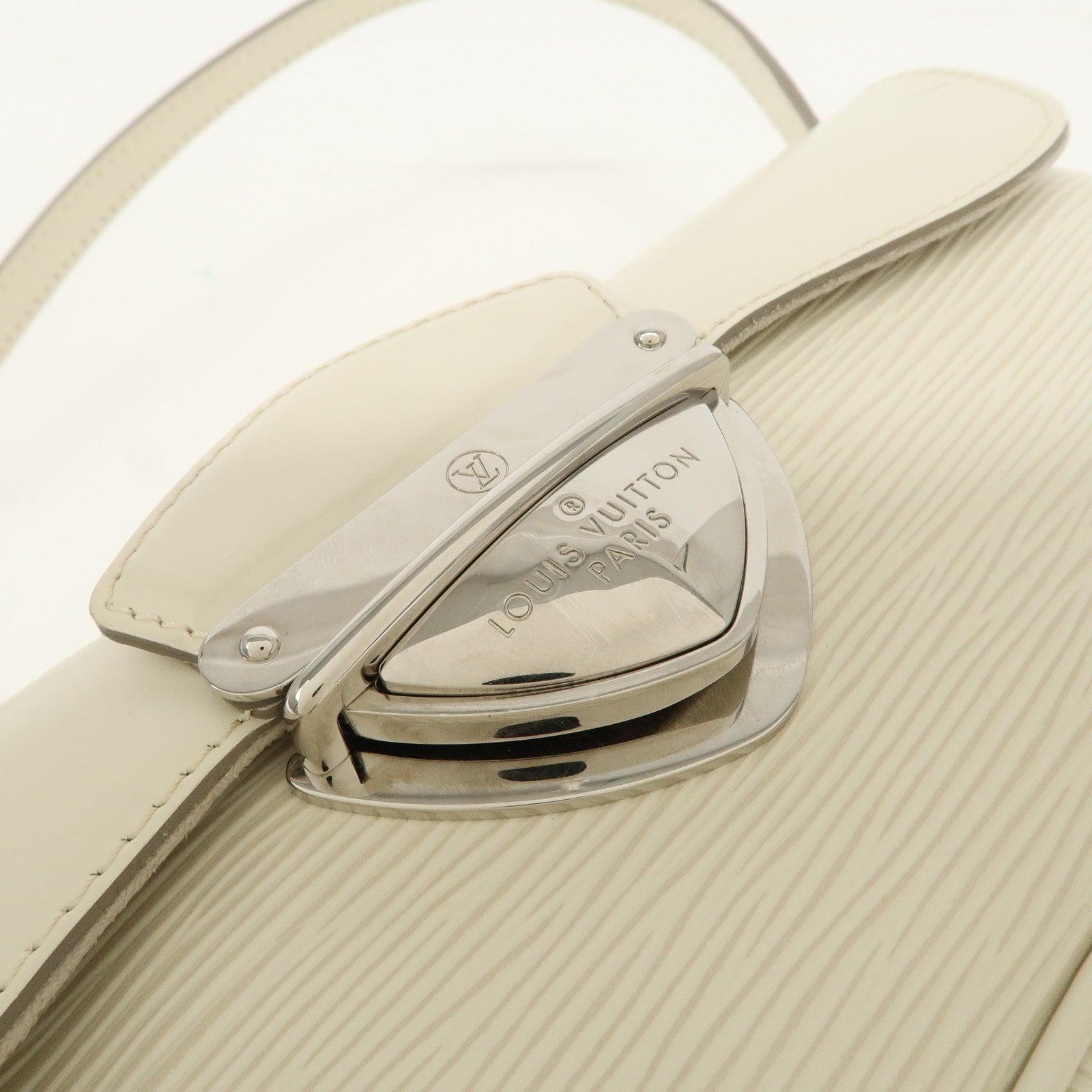 Louis Vuitton Epi Pochette Montaigne Shoulder Bag Ivoire M5929J Used