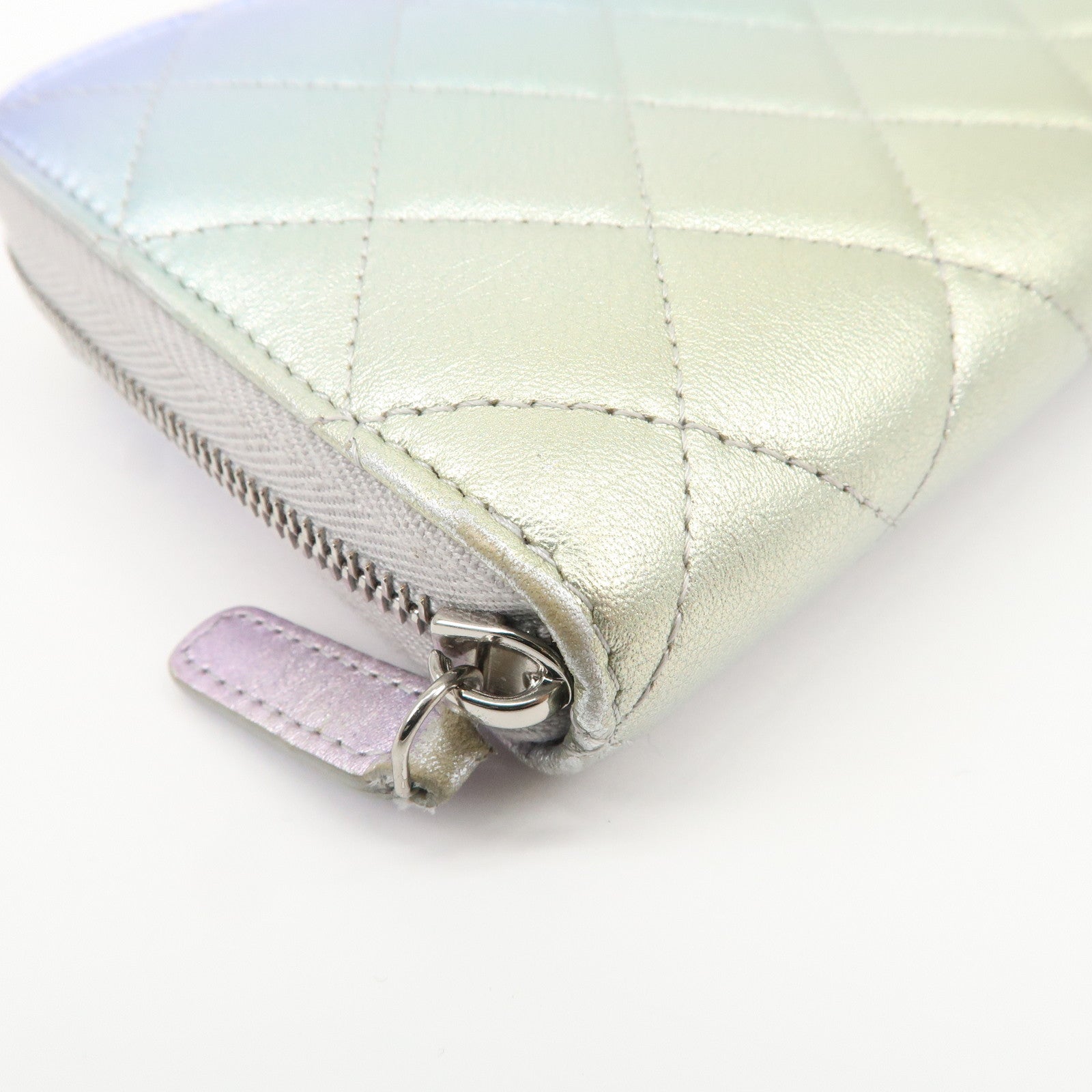 CHANEL COCO Mark Matelasse Leather Round Zippy Wallet Multicolor
