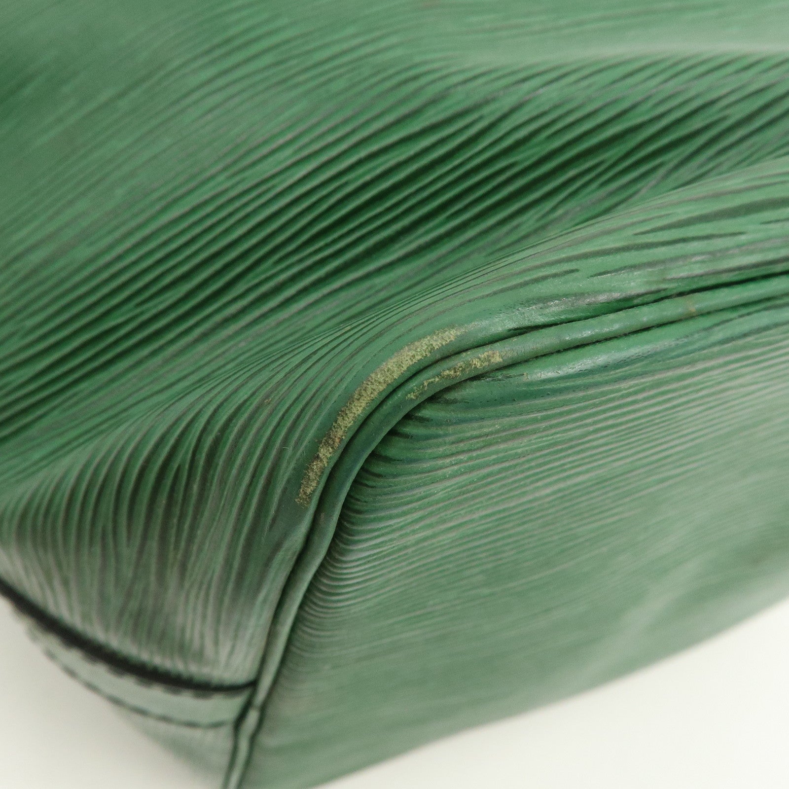 Louis Vuitton Epi Petit Noe Shoulder Bag Borneo Green M44104