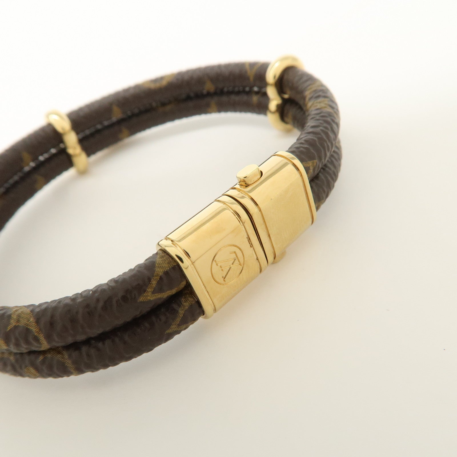 Louis Vuitton Monogram Leather Keep It Twice Bracelet M8109