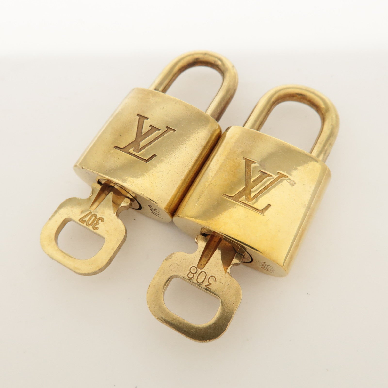 Louis Vuitton Set of 10 Lock & Key Cadena Key Lock Metal Gold Used Used
