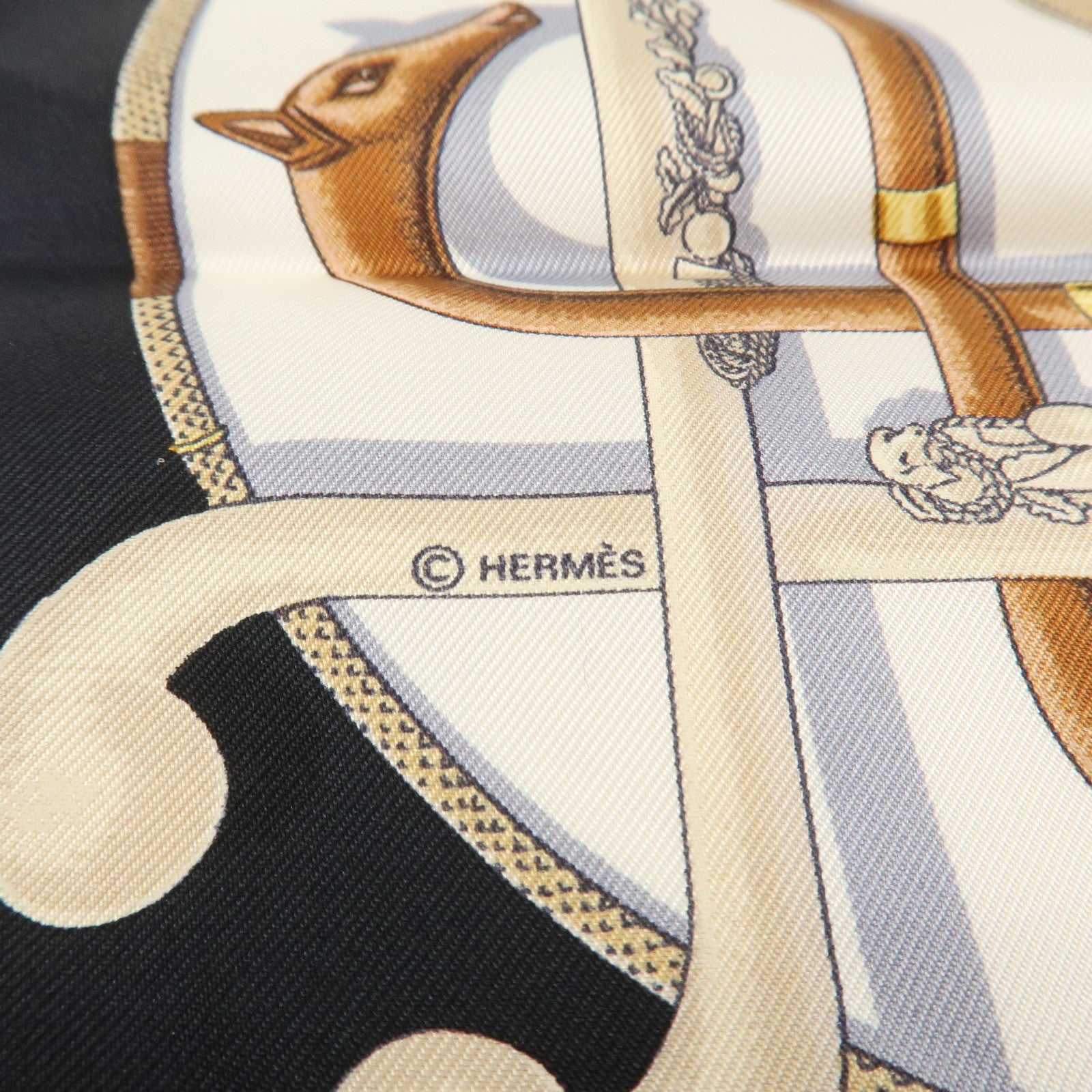 HERMES Carre 45 Silk 100% Scarf Cannes et Pommeaux Black White