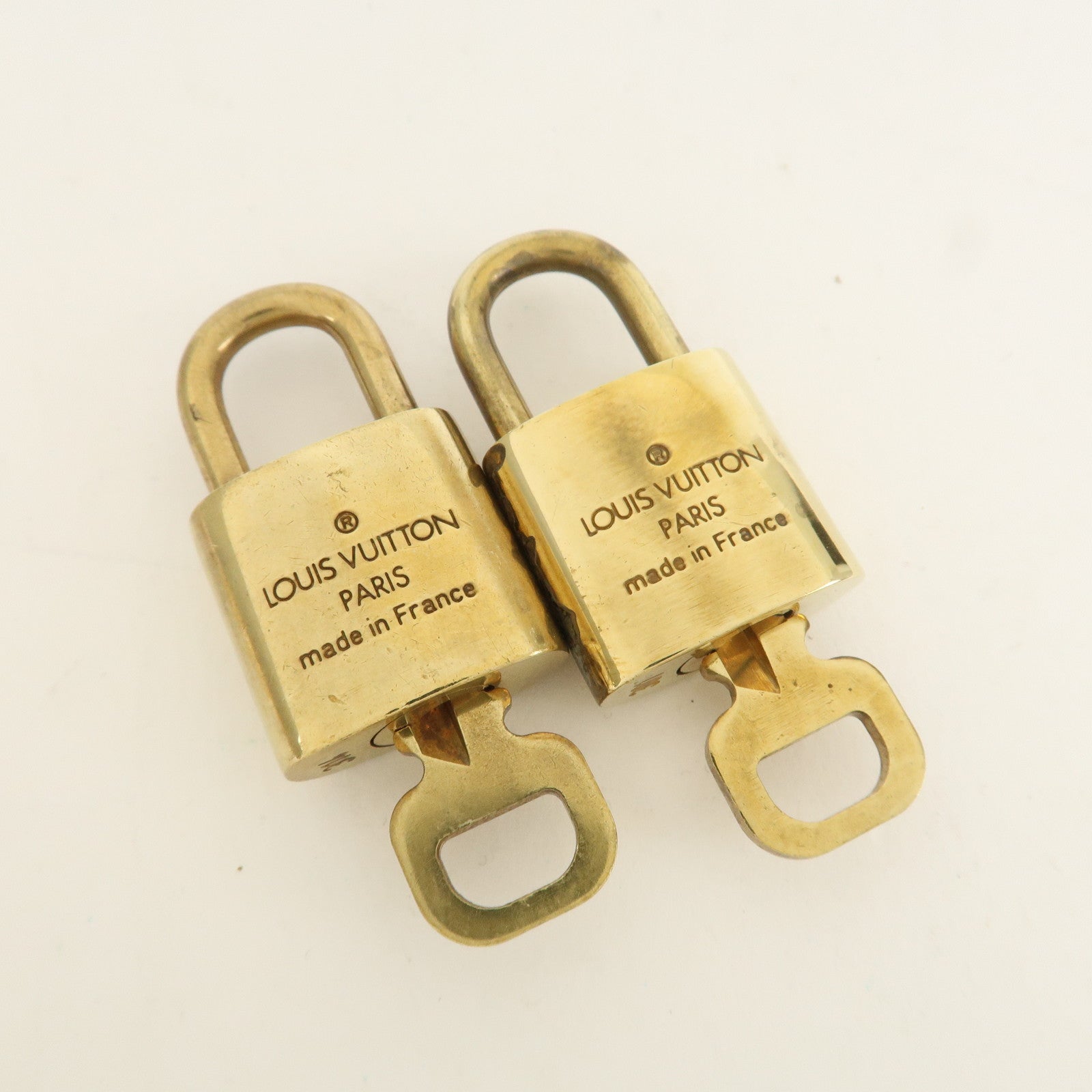 Louis Vuitton Set of 10 Lock & Key Cadena Key Lock Metal Gold Used