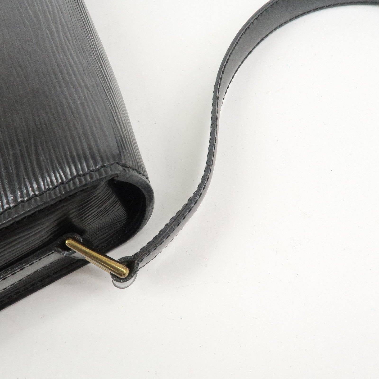 Louis Vuitton Epi Saint Cloud Shoulder Bag Black Noir M52192