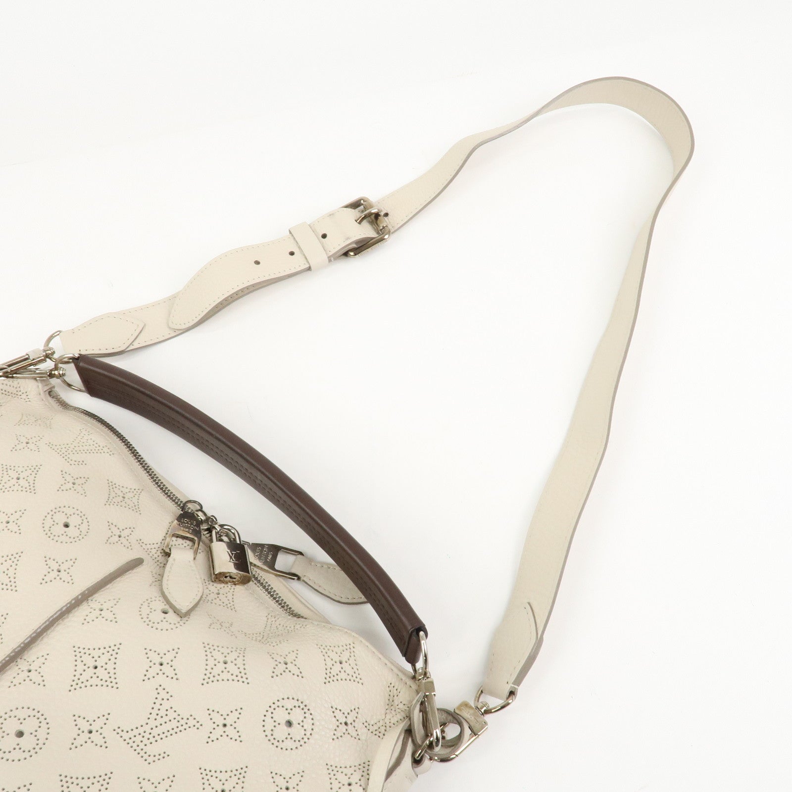 Louis Vuitton Monogram Mahina Selene PM Shoulder Bag Blanc M94275
