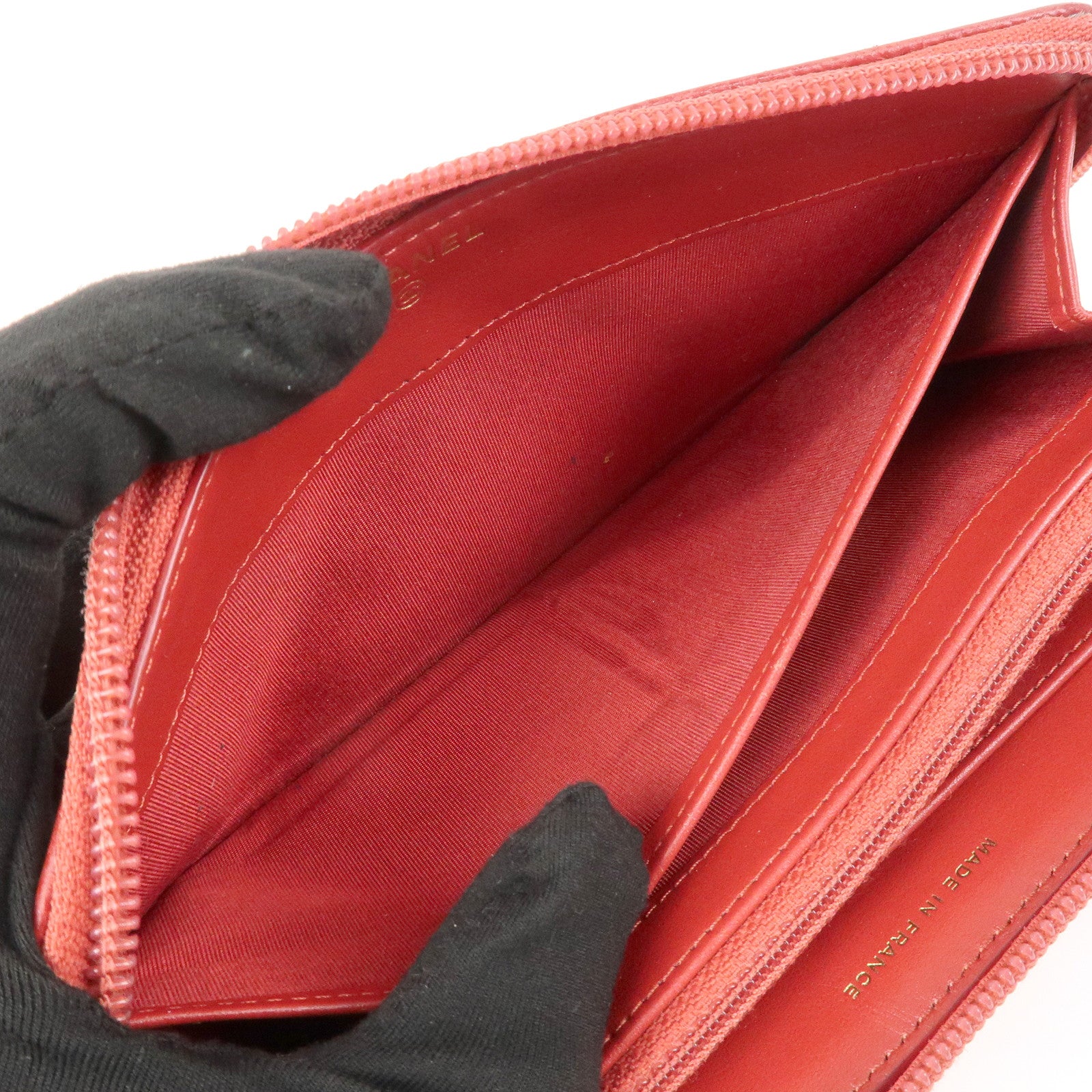 CHANEL BOY CHANEL Caviarskin Round Zippy Wallet Red Gold A68912