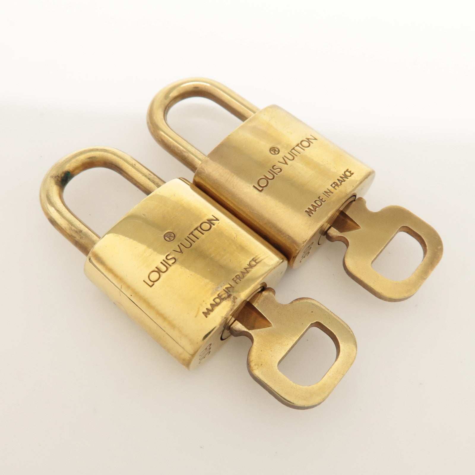 Louis Vuitton Set of 10 Lock & Key Cadena Key Lock Metal Gold