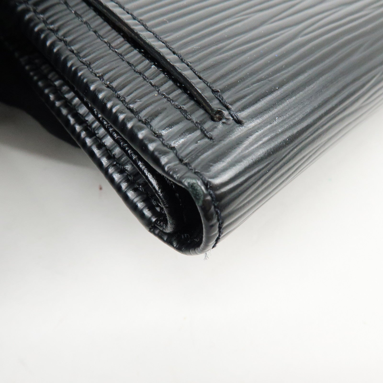 Louis Vuitton Epi Portefeuille Koala Compact Wallet Noir M58012