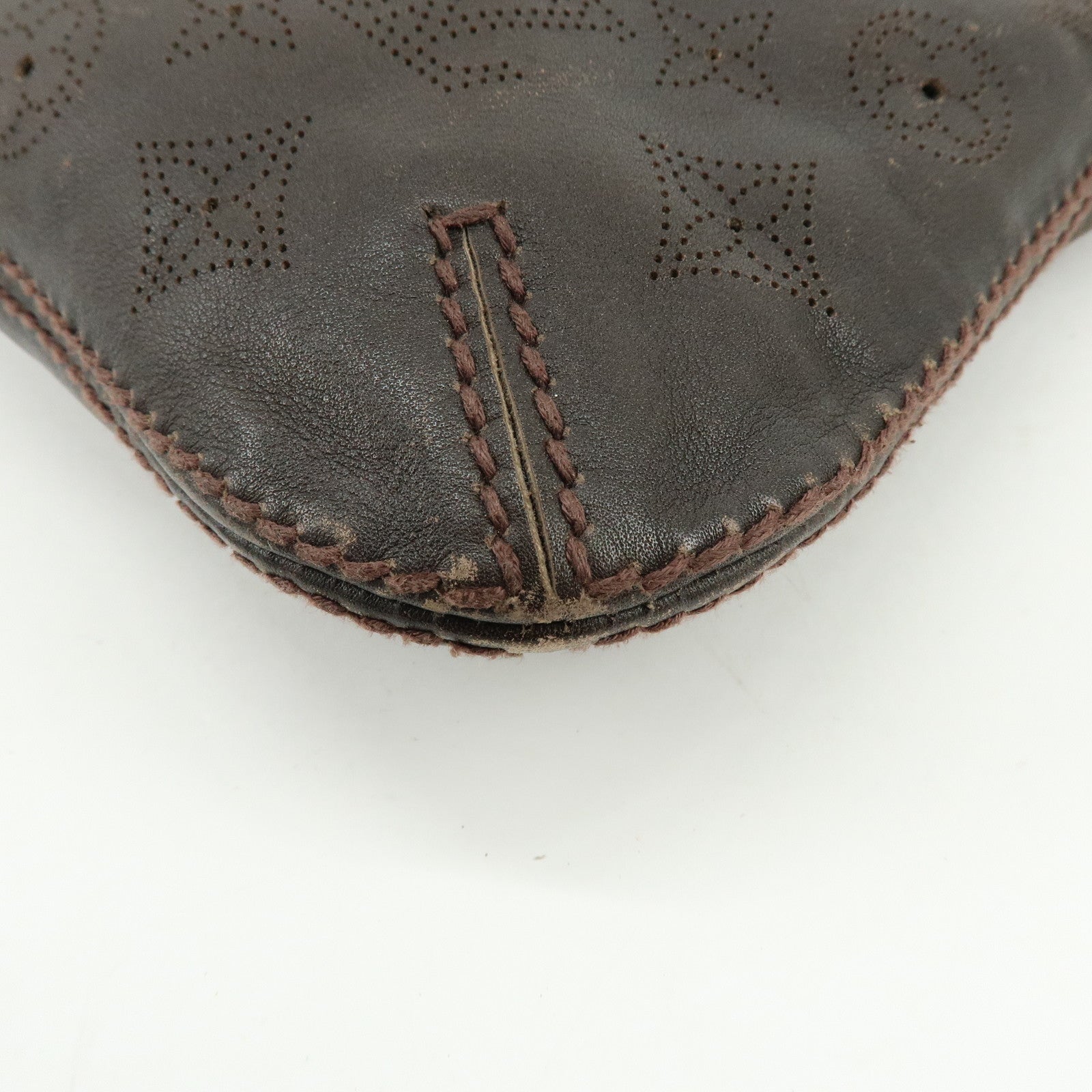 Louis Vuitton Pochette Onata Cuir Leather Shoulder Bag Cacao M40002