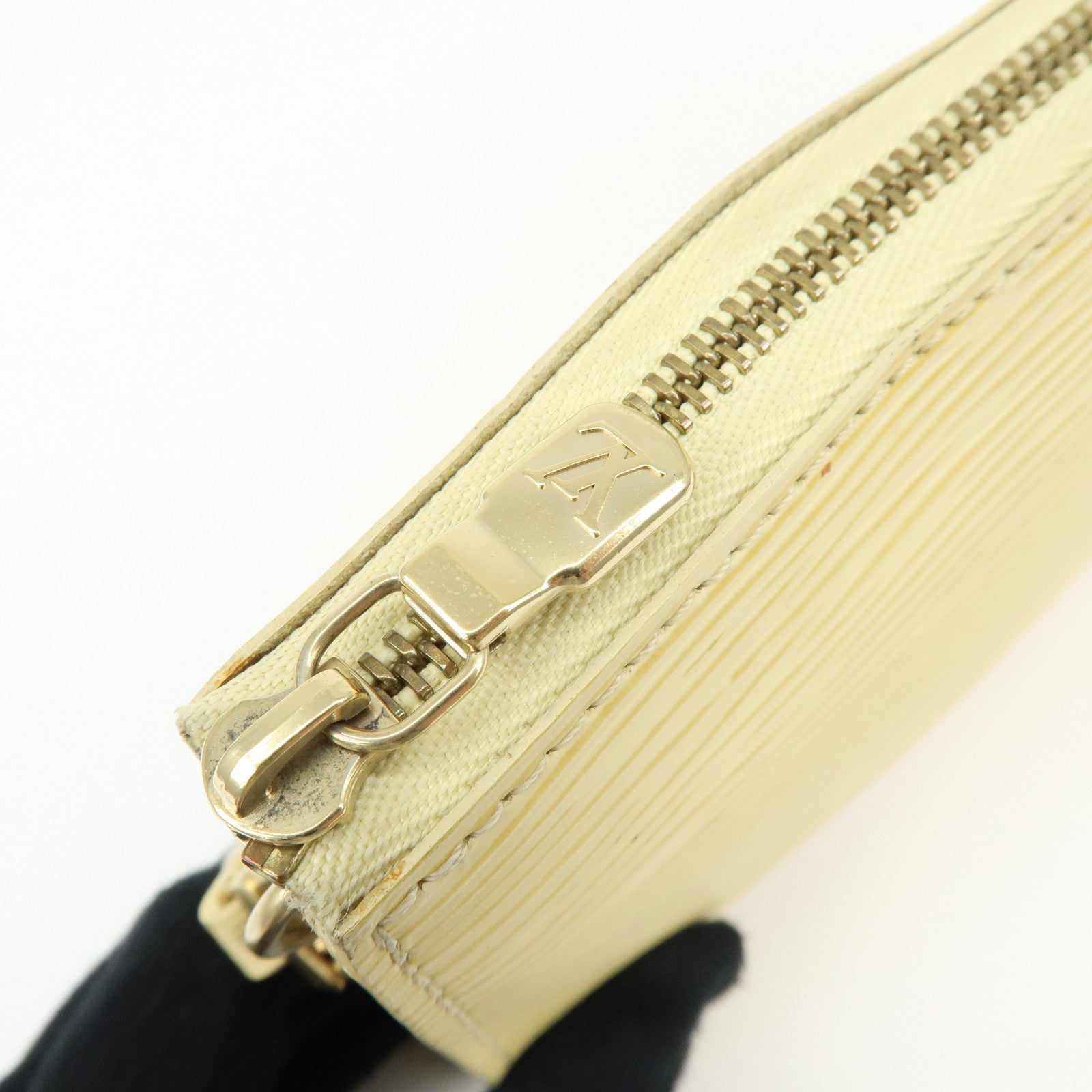 Louis Vuitton Epi Leather Pochette Accessoires Pouch Vanilla M5294A