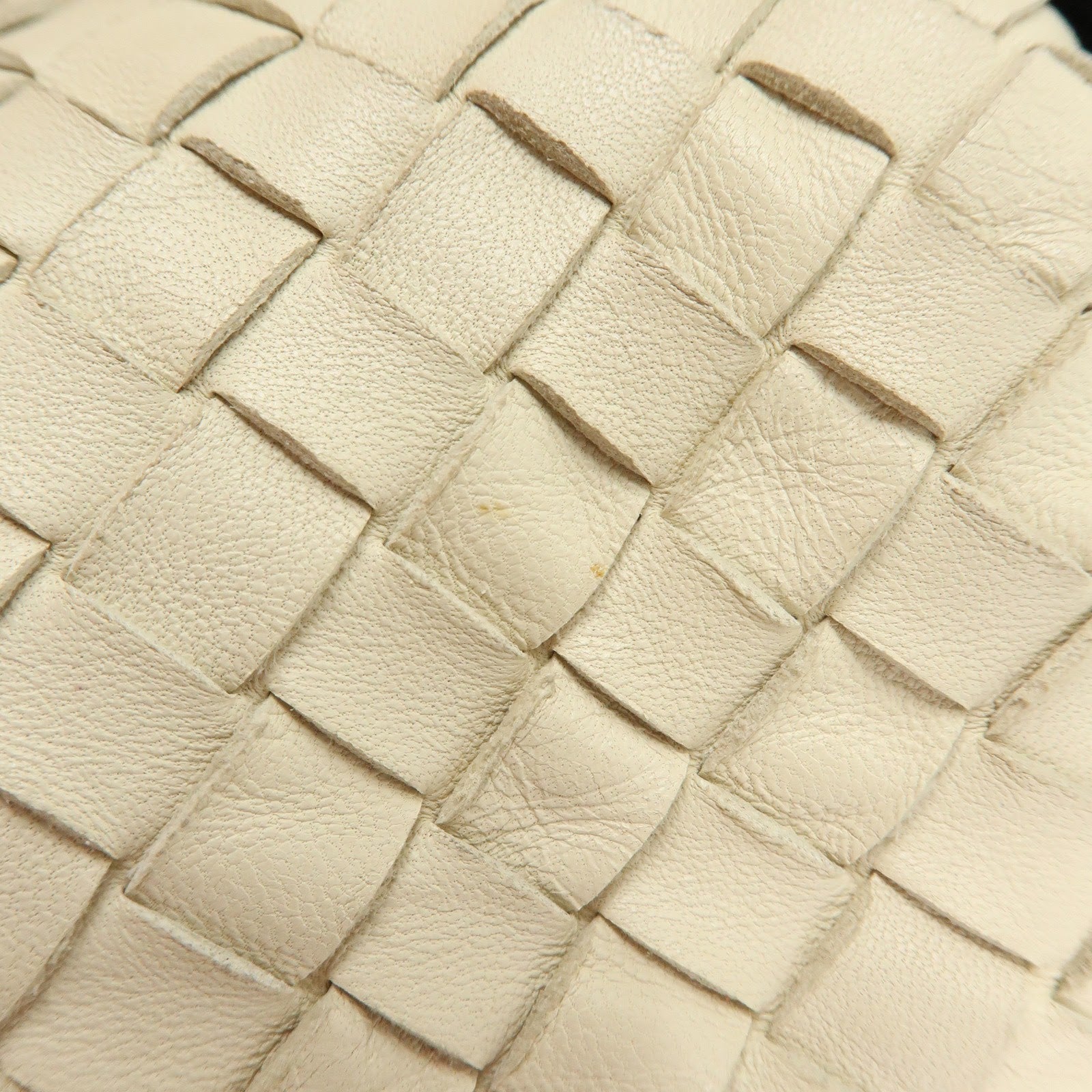 BOTTEGA VENETA Intrecciato Leather Hand Bag Ivory White