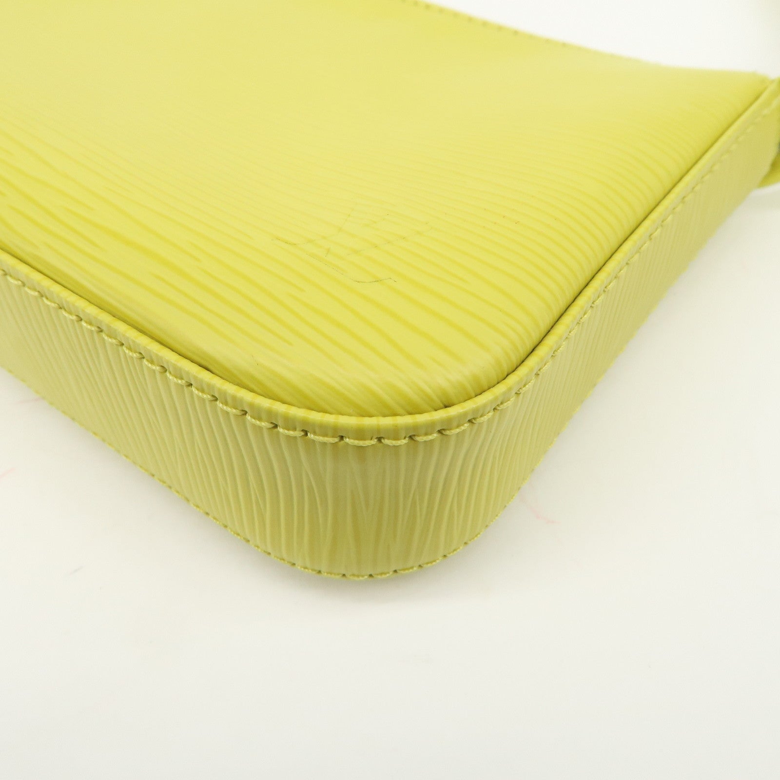 Louis Vuitton Epi Pochette Accessoires Pouch Pistache M40975