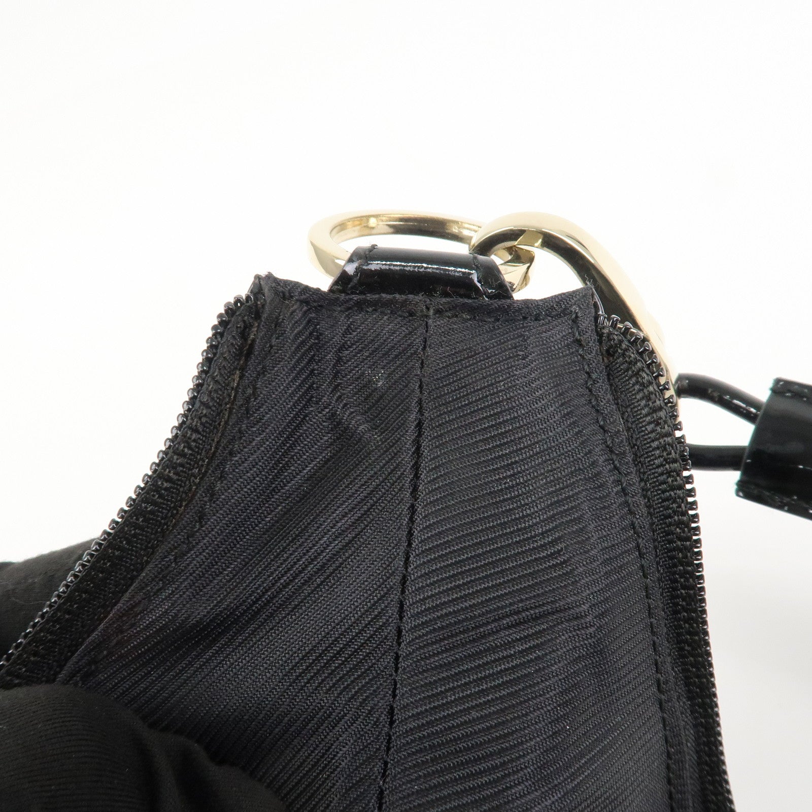 GUCCI GG Canvas Patent Leather Shoulder Bag Black 001.4158 Used