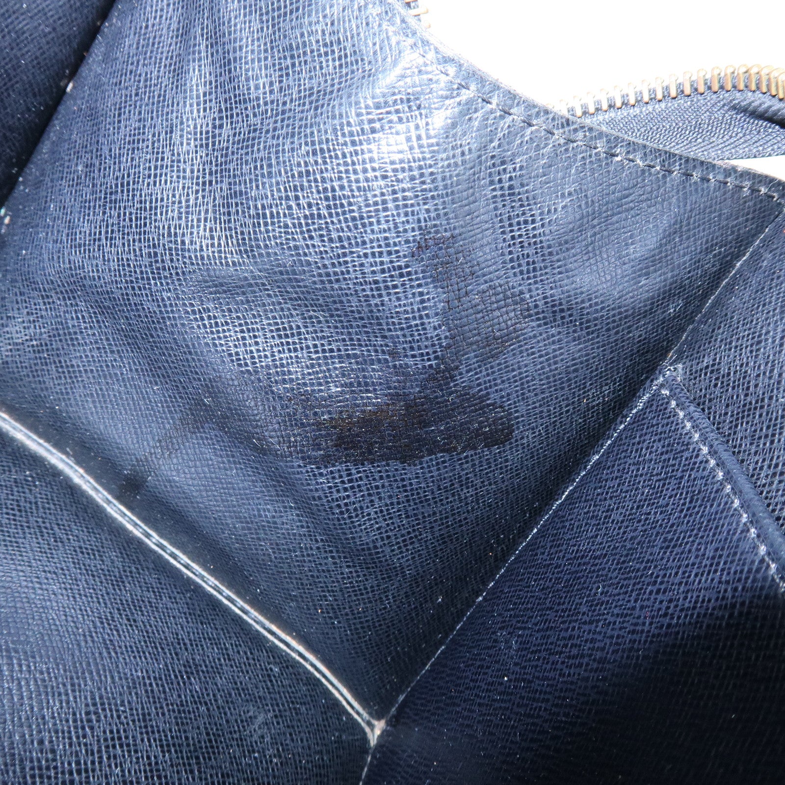 Louis Vuitton Epi Leather Sac Triangle Hand Bag Noir Black M52092