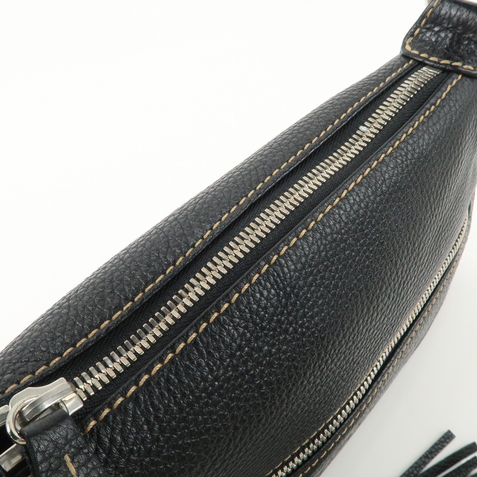 CHANEL Caviar Skin Leather Logo Fringe Shoulder Bag Gold HDW Black Used