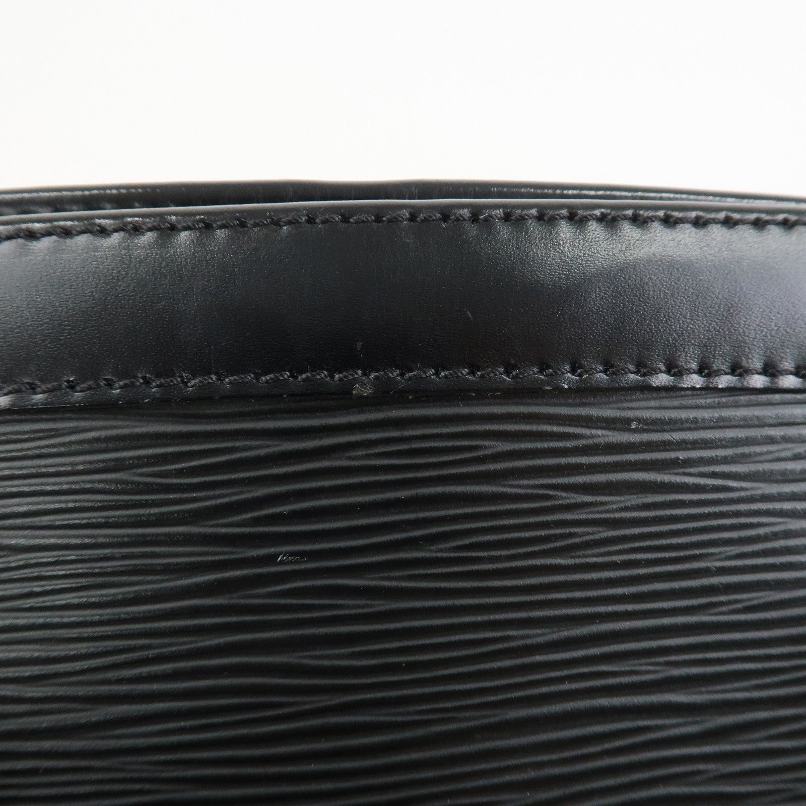 Louis Vuitton Epi Leather Madeleine PM Hand Bag Noir Black M59332