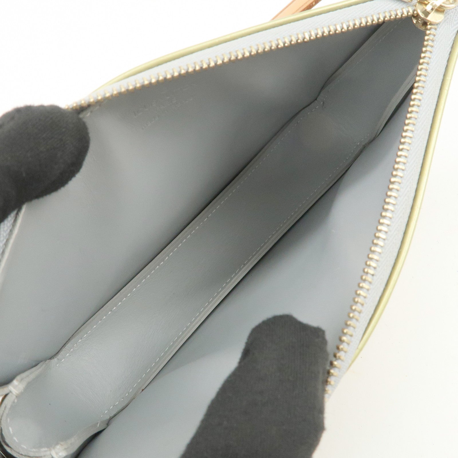Louis Vuitton Monogram Vernis Lexington Hand Bag Baby Blue M91011