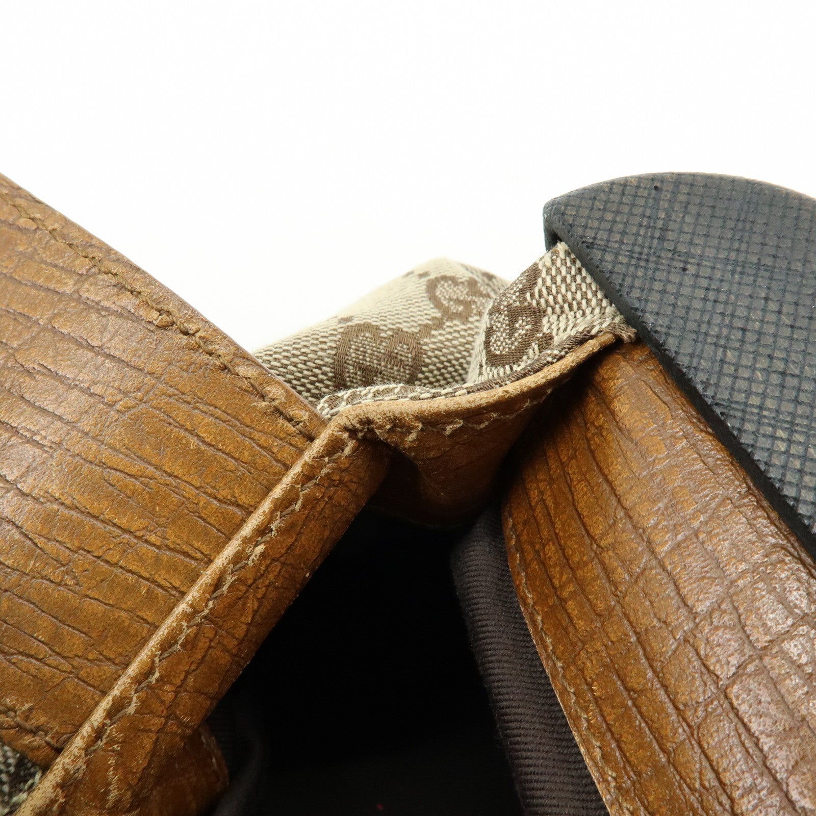 GUCCI GG Monogram Canvas Wood Handle Hand Bag Brown 112683