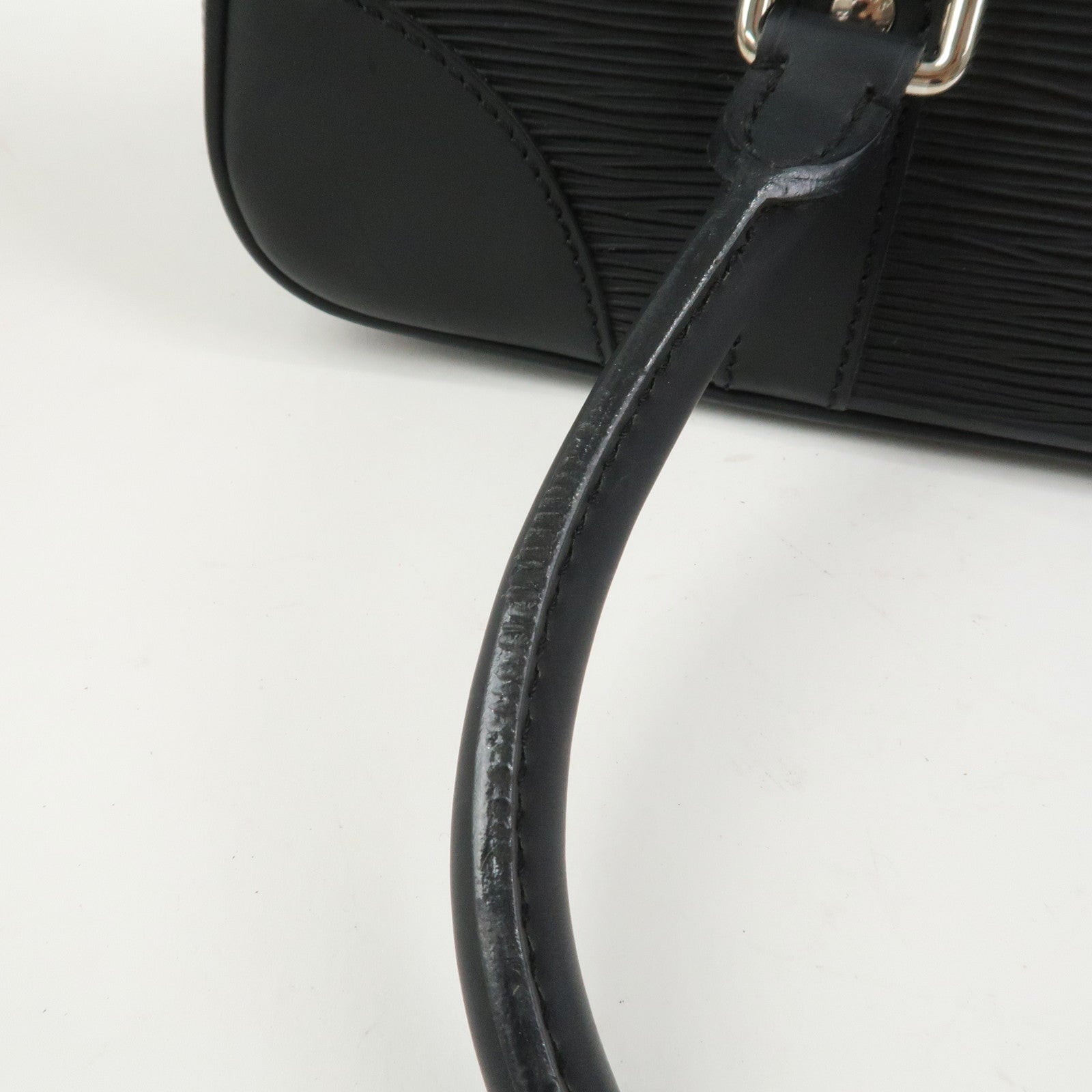 Louis Vuitton Epi Segur PM Hand Bag Noir Black M58822