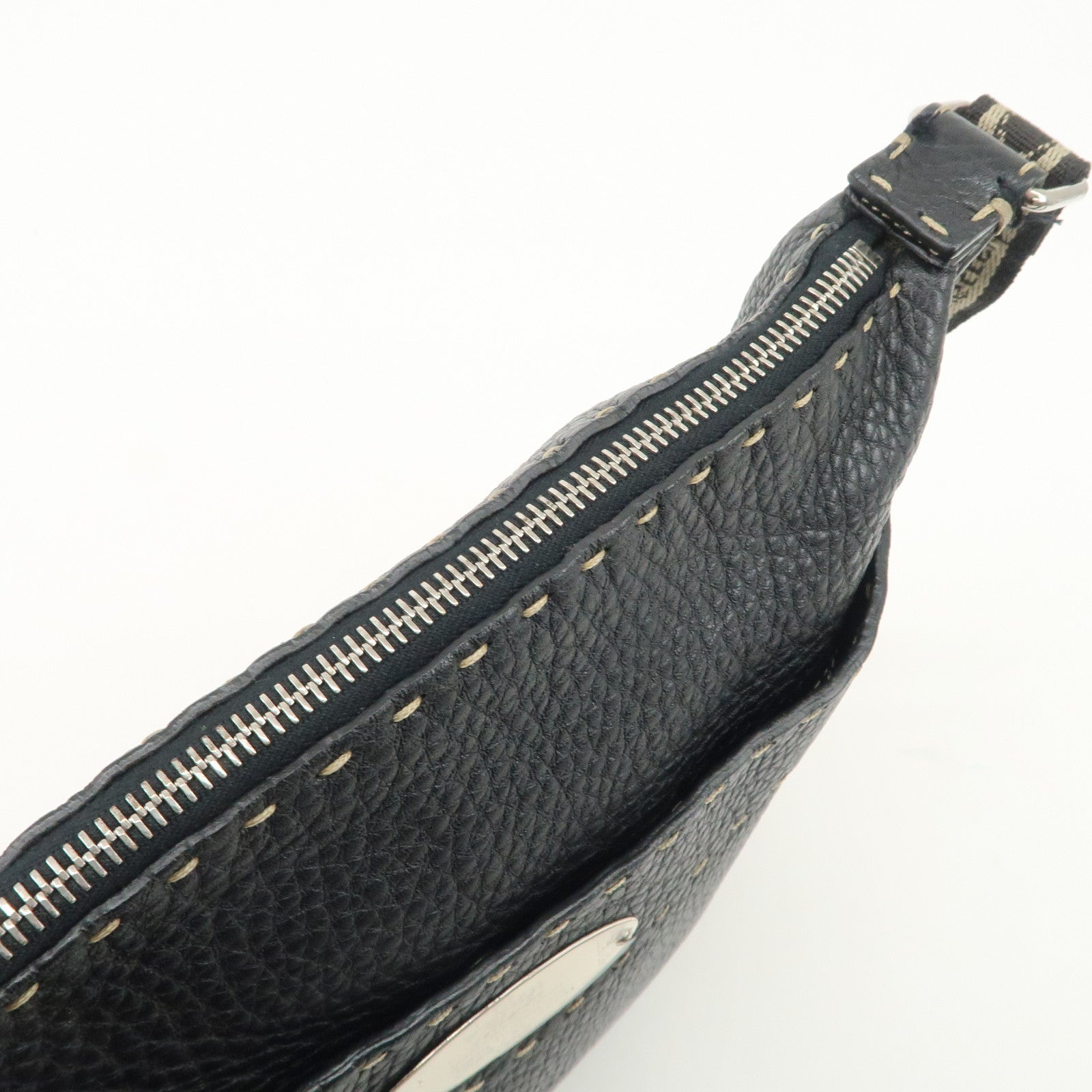 FENDI Selleria Leather Shoulder Bag Crossbody Bag Black 8BT109 Used