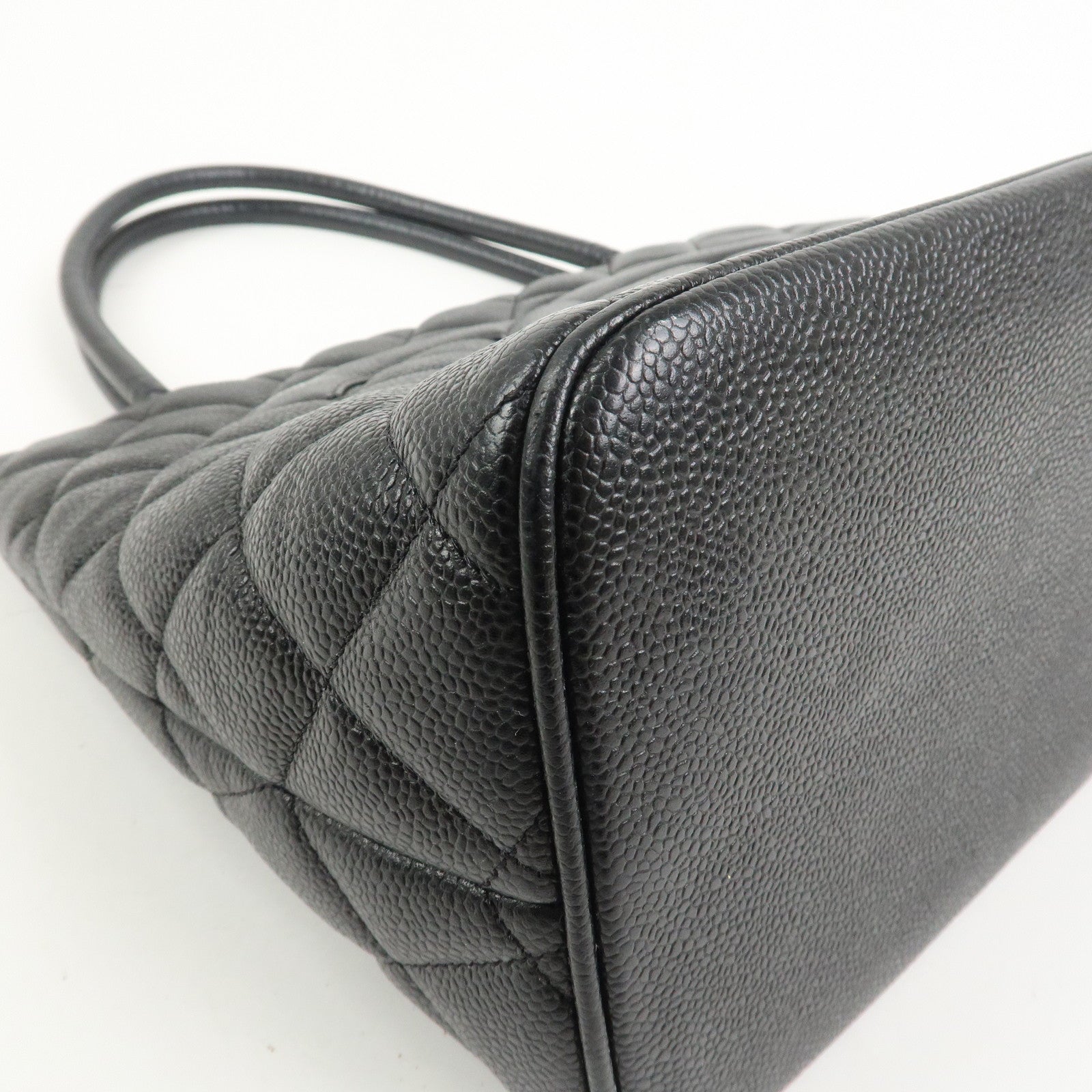 CHANEL Matelasse Caviarskin Medallion Tote Bag Hand Bag A01804