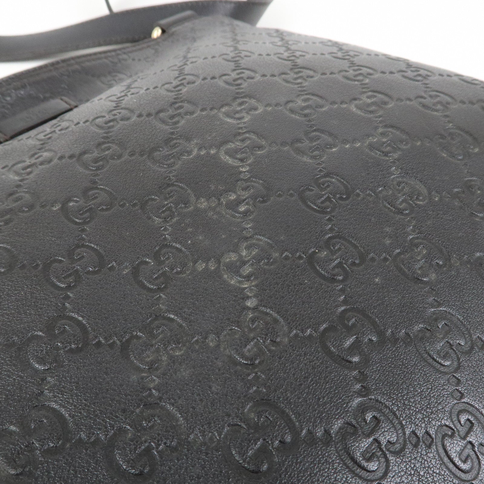 GUCCI Guccissima Leather Shoulder Bag Crossbody Bag Black 201446