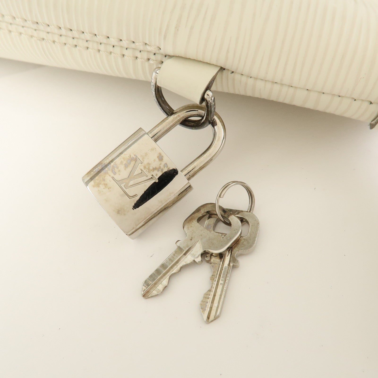 Louis Vuitton Epi Lockit Hand Bag Tote Bag Ivoire White M4229J