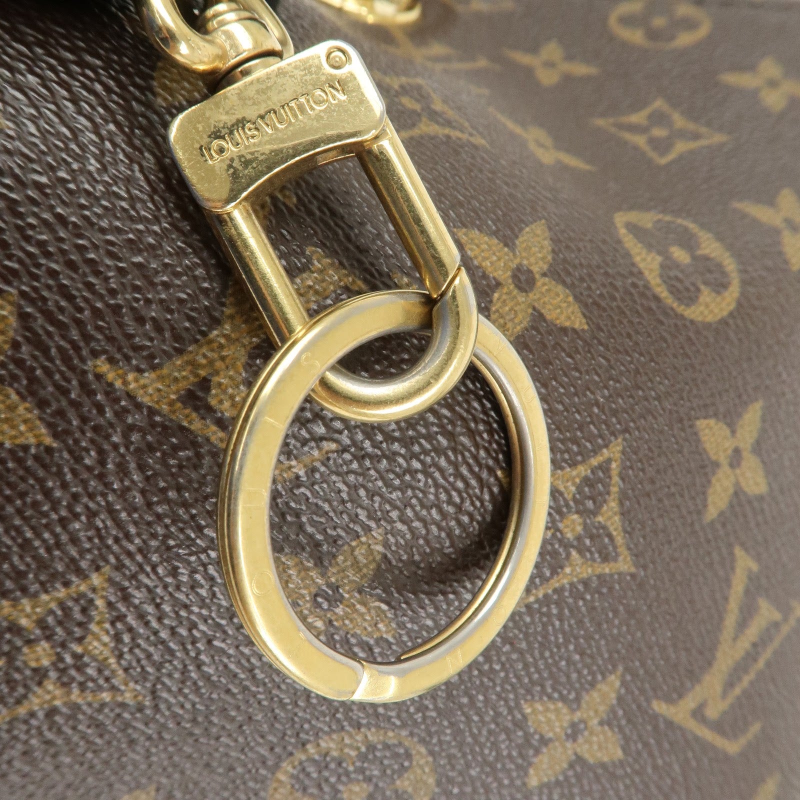 Louis Vuitton Monogram Artsy MM Shoulder Bag Brown M40249