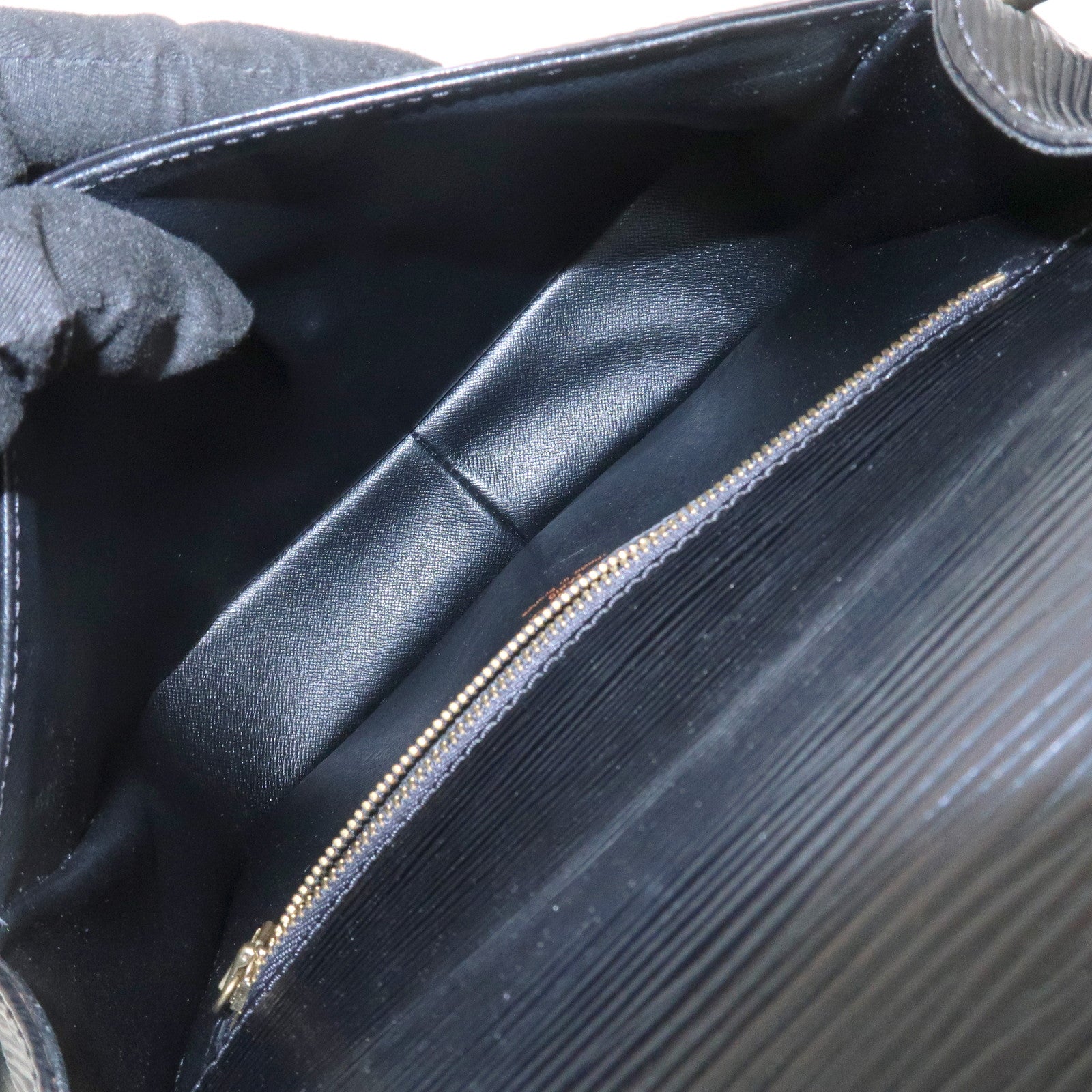 Louis Vuitton Epi Saint Cloud Shoulder Bag Black Noir M52192