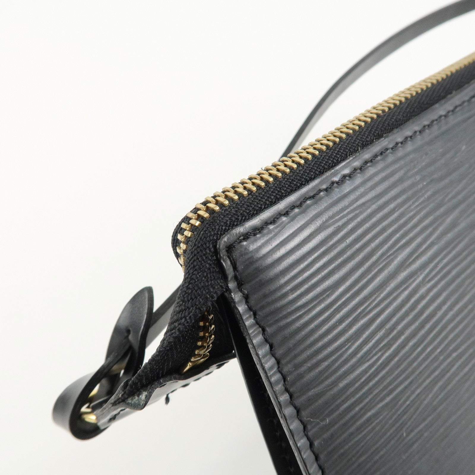 Louis Vuitton Epi Pochette Accessoires Hand Bag Noir M52942 Used