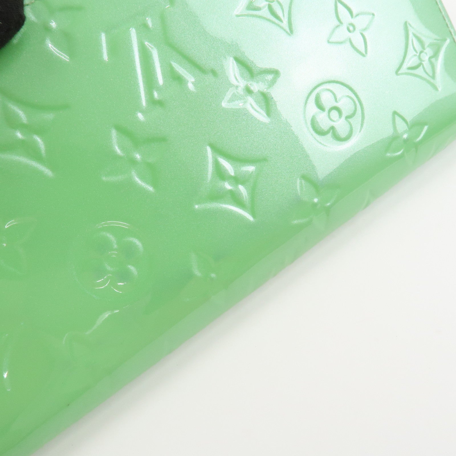 Louis Vuitton Monogram Vernis Zippy Wallet Gummy Apple M82065