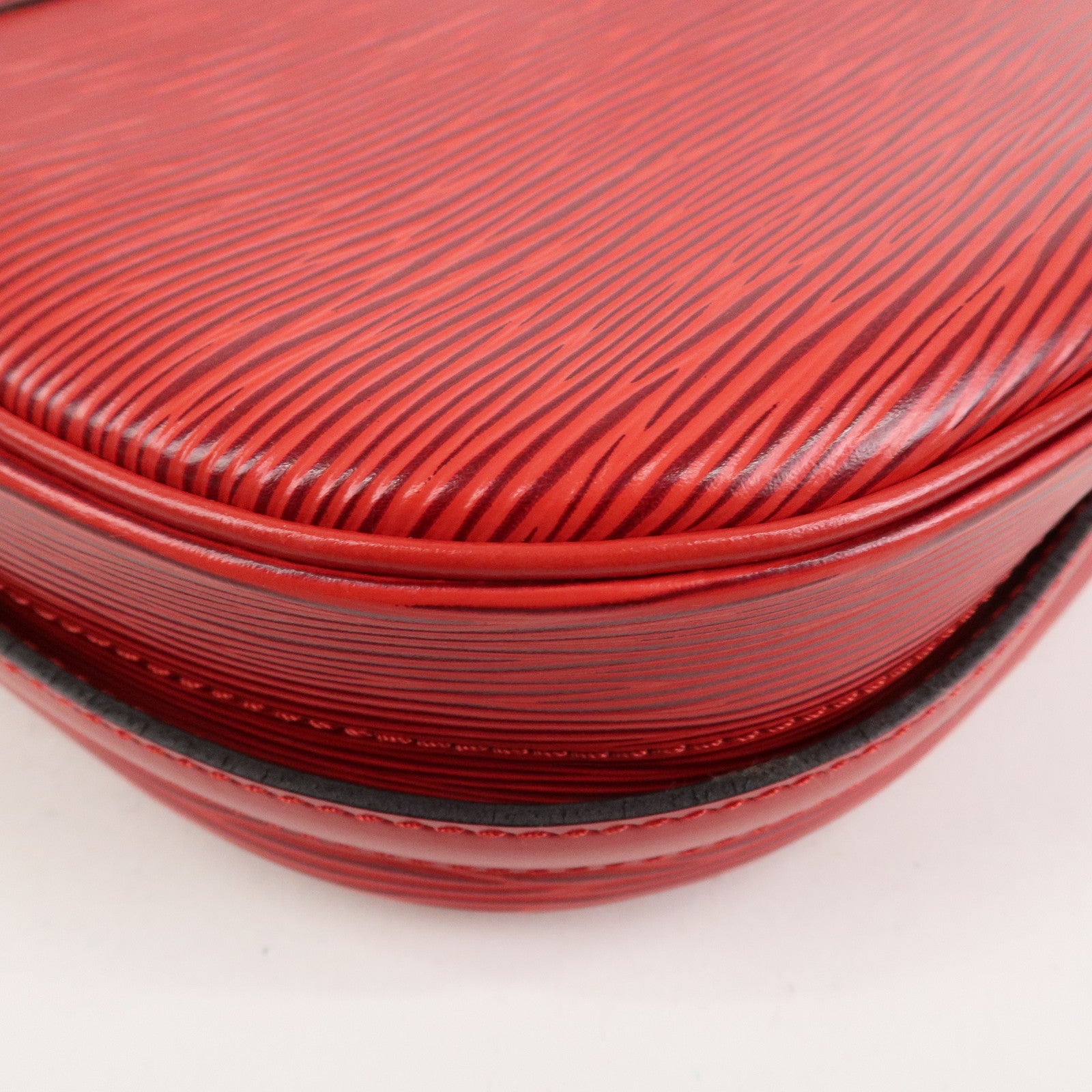 Louis Vuitton Epi Jeune Fille Shoulder Bag Castilian Red M52157