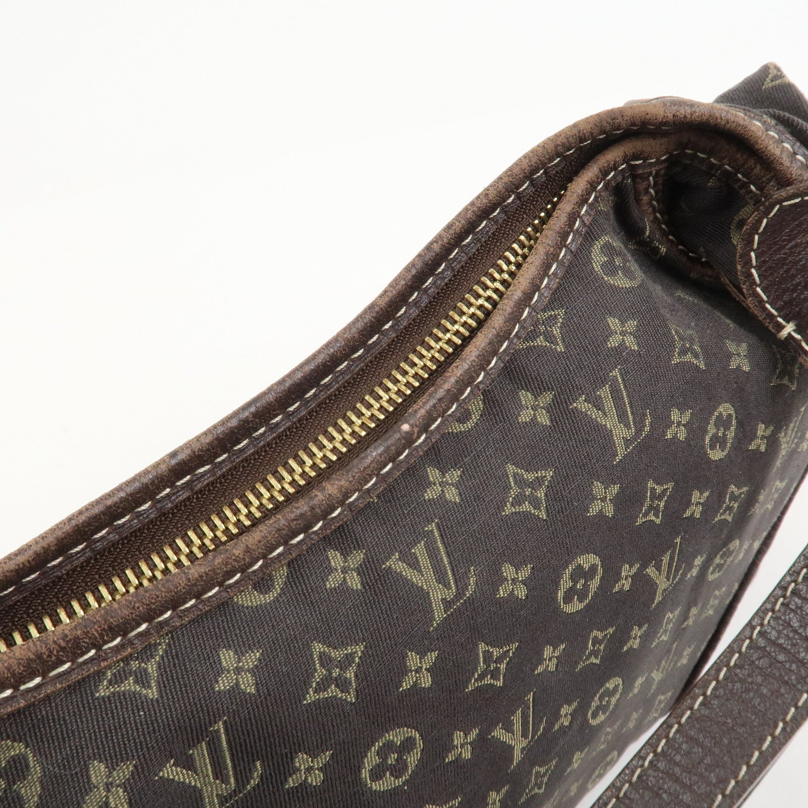 Louis Vuitton Monogram Mini Lin Manon PM Shoulder Bag Ebene M95621