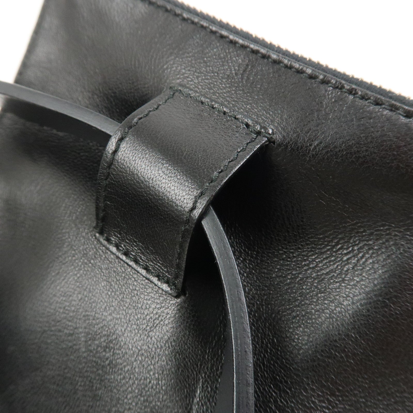 GUCCI Leather Waist Pouch Body Bag Black 037.1312