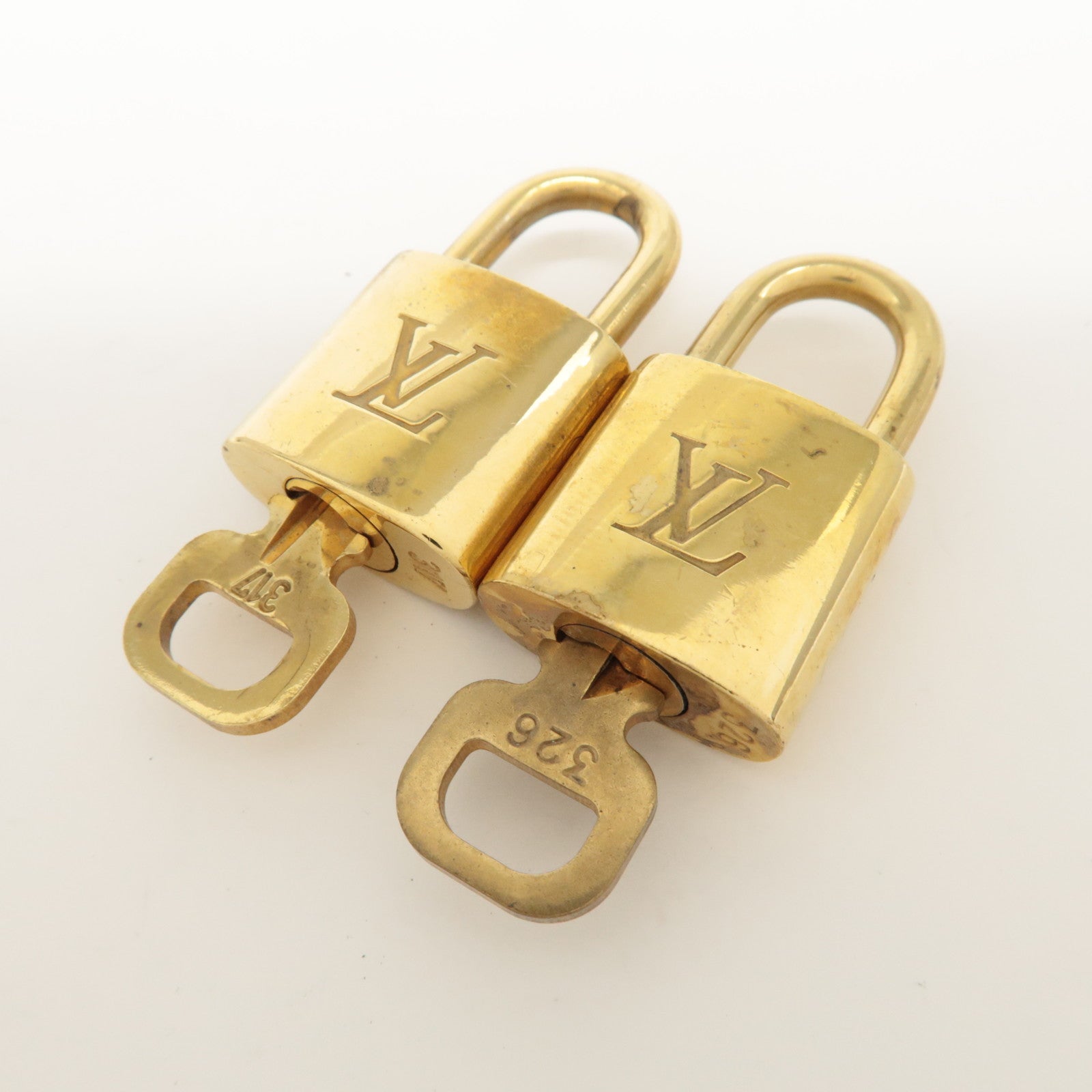 Louis Vuitton Set of 10 Lock & Key Cadena Key Lock Metal Gold