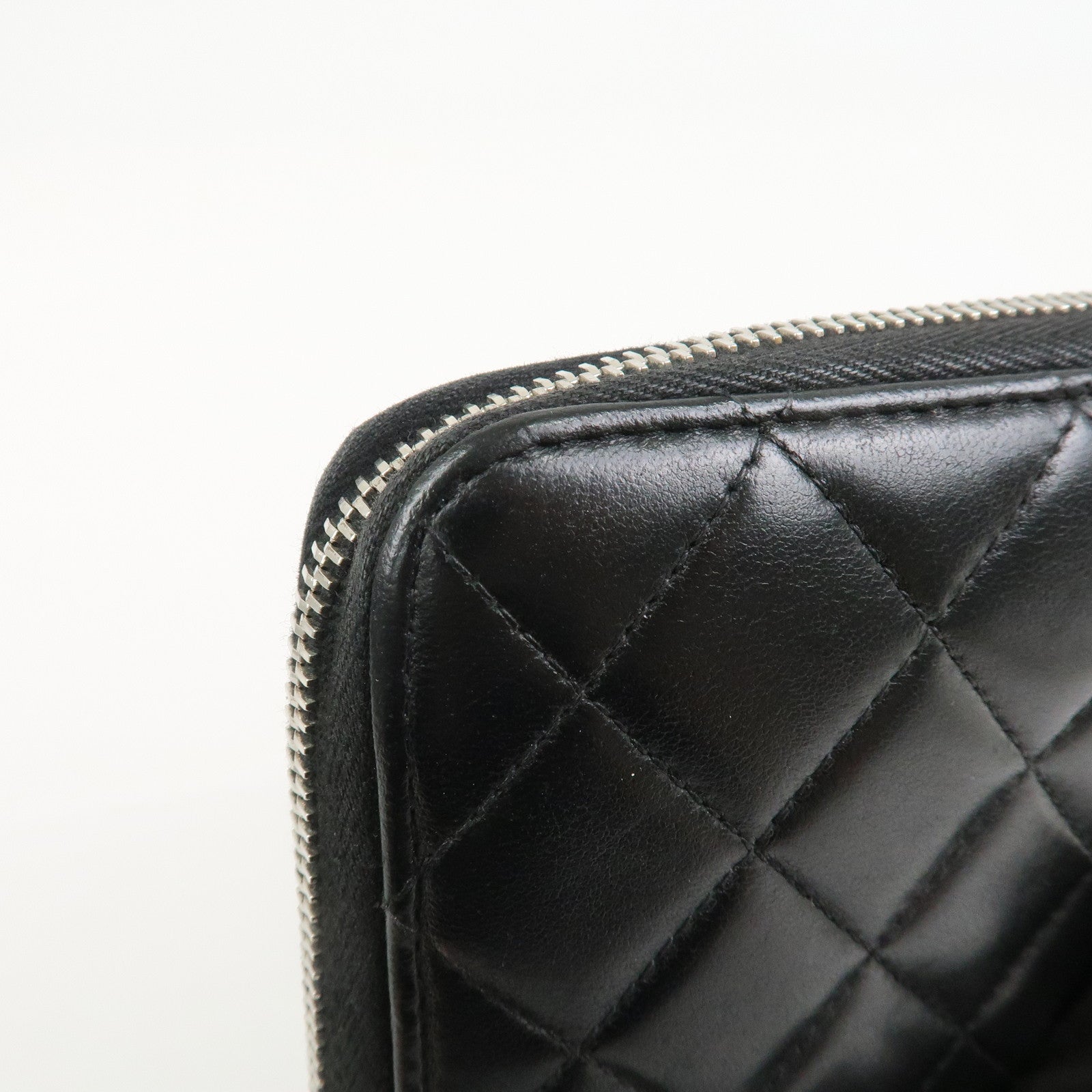 CHANEL Matelasse Lamb skin Leather Round Zippy Wallet Black Silver