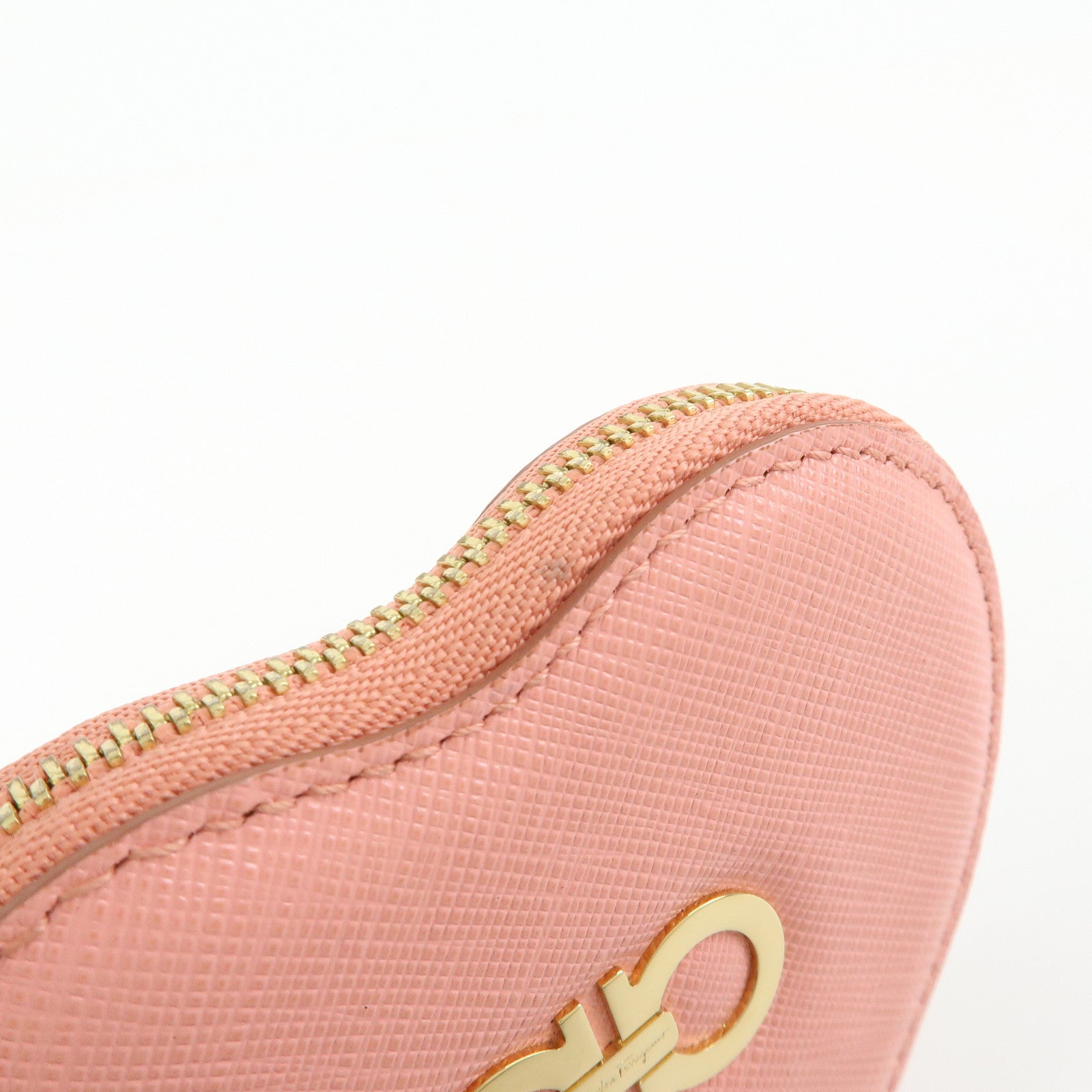 Ferragamo Gancini Leather Heart Motif Coin Case Pink