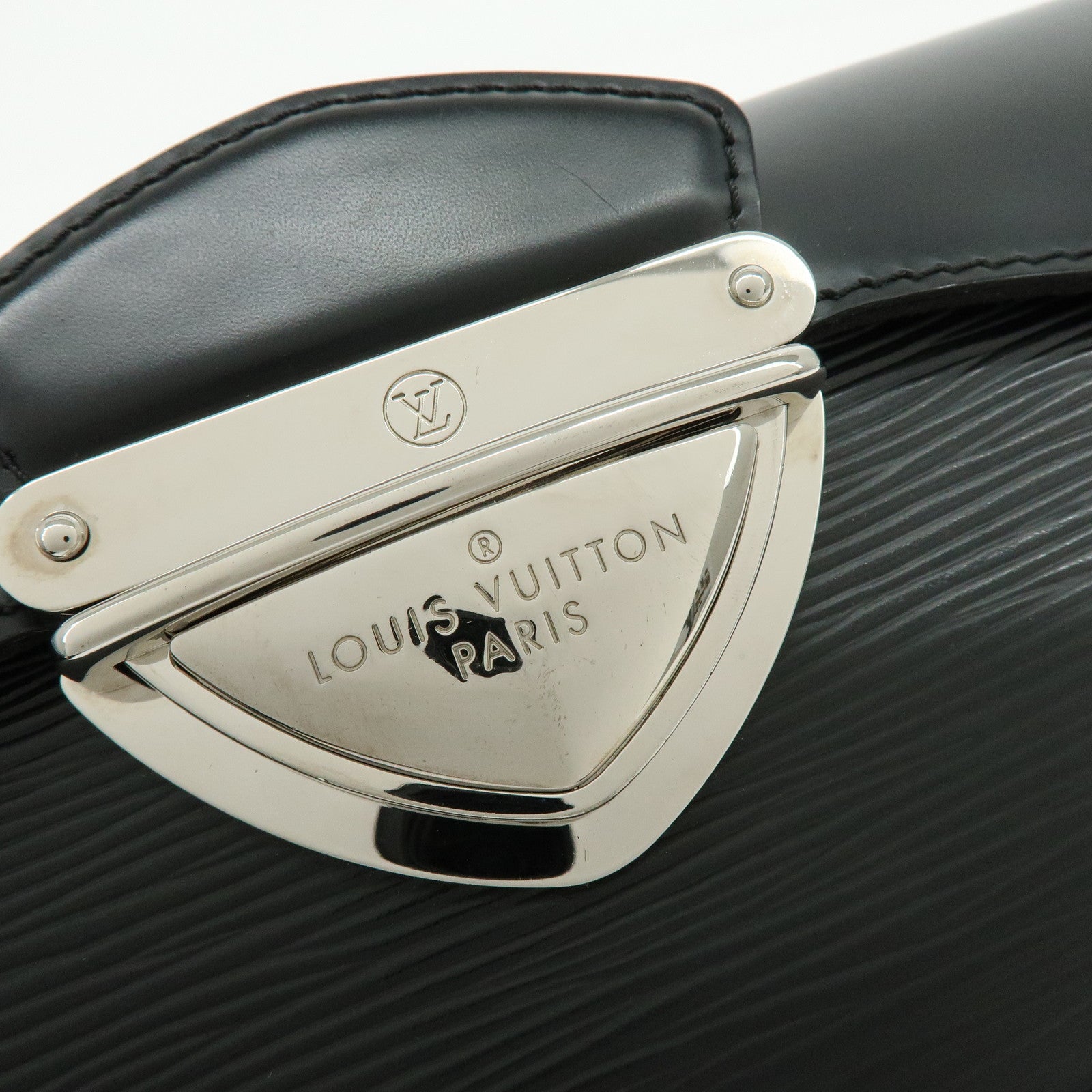 Louis Vuitton Epi Pochette Montaigne Shoulder Bag Noir M59292