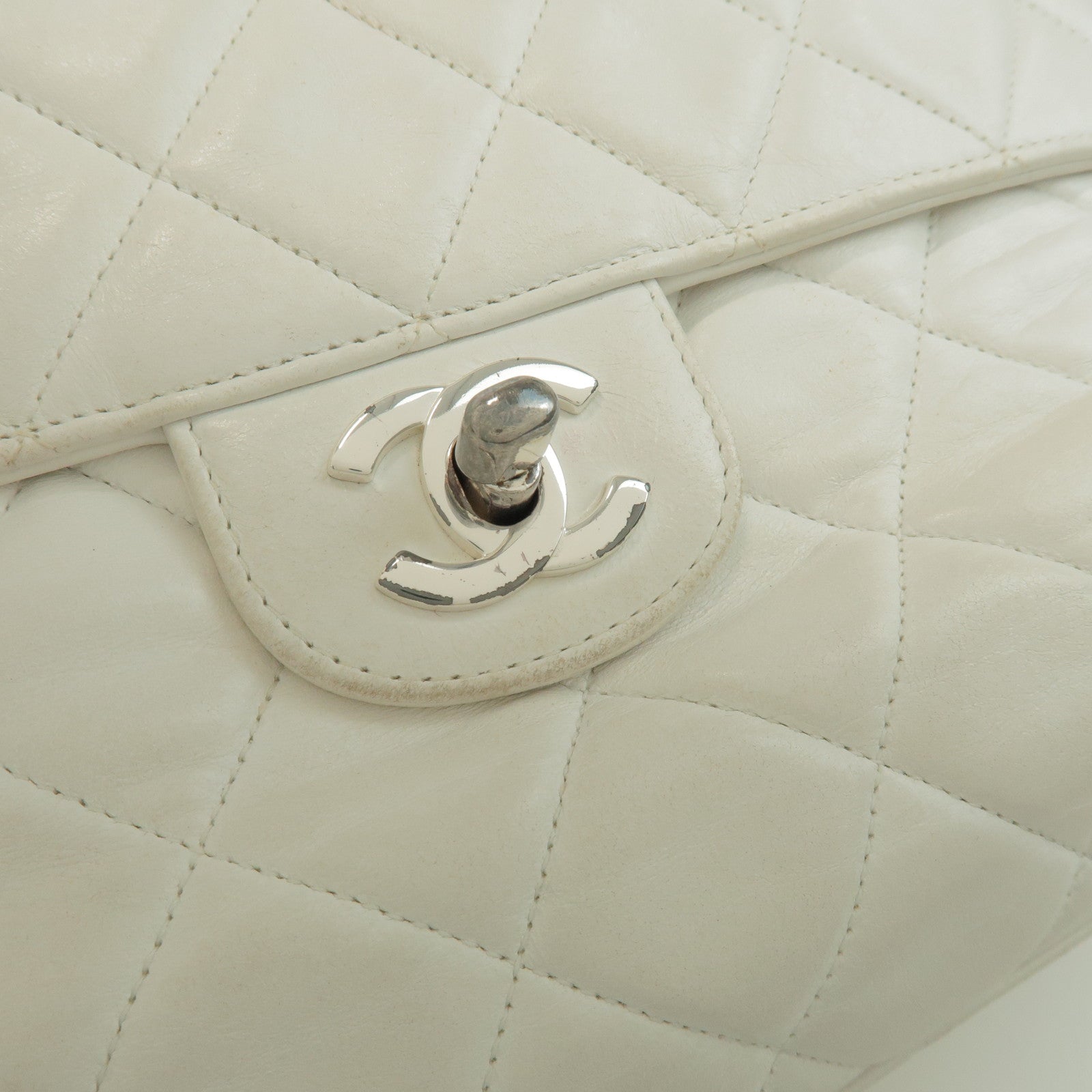 CHANEL Matelasse Lamb Skin Chain Shoulder Bag White Silver