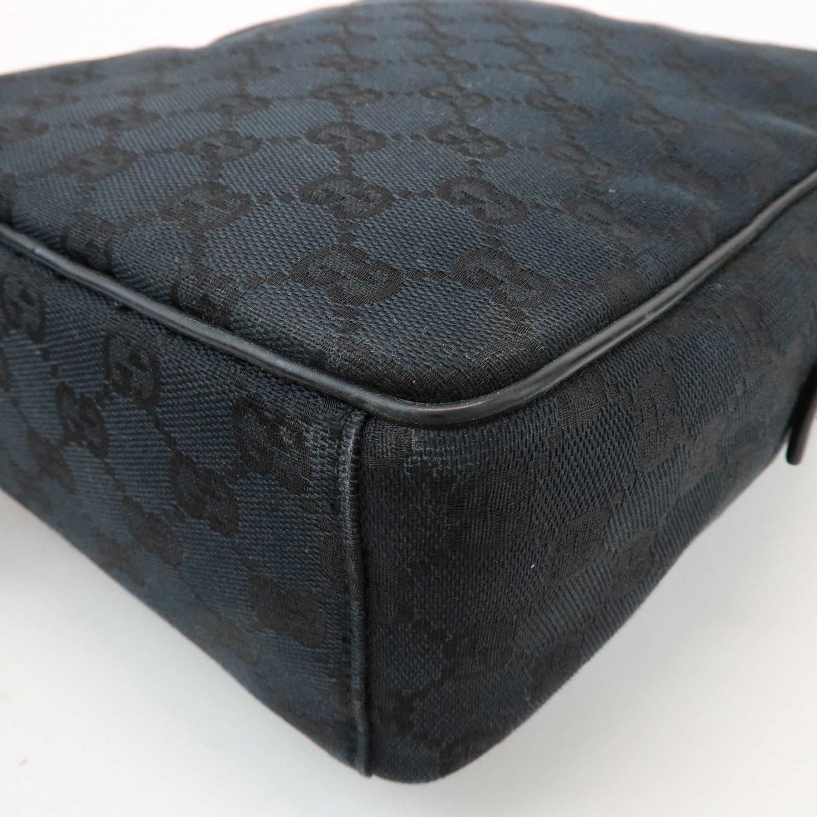 GUCCI GG Canvas Leather Shoulder Bag Black 018.1612.200047