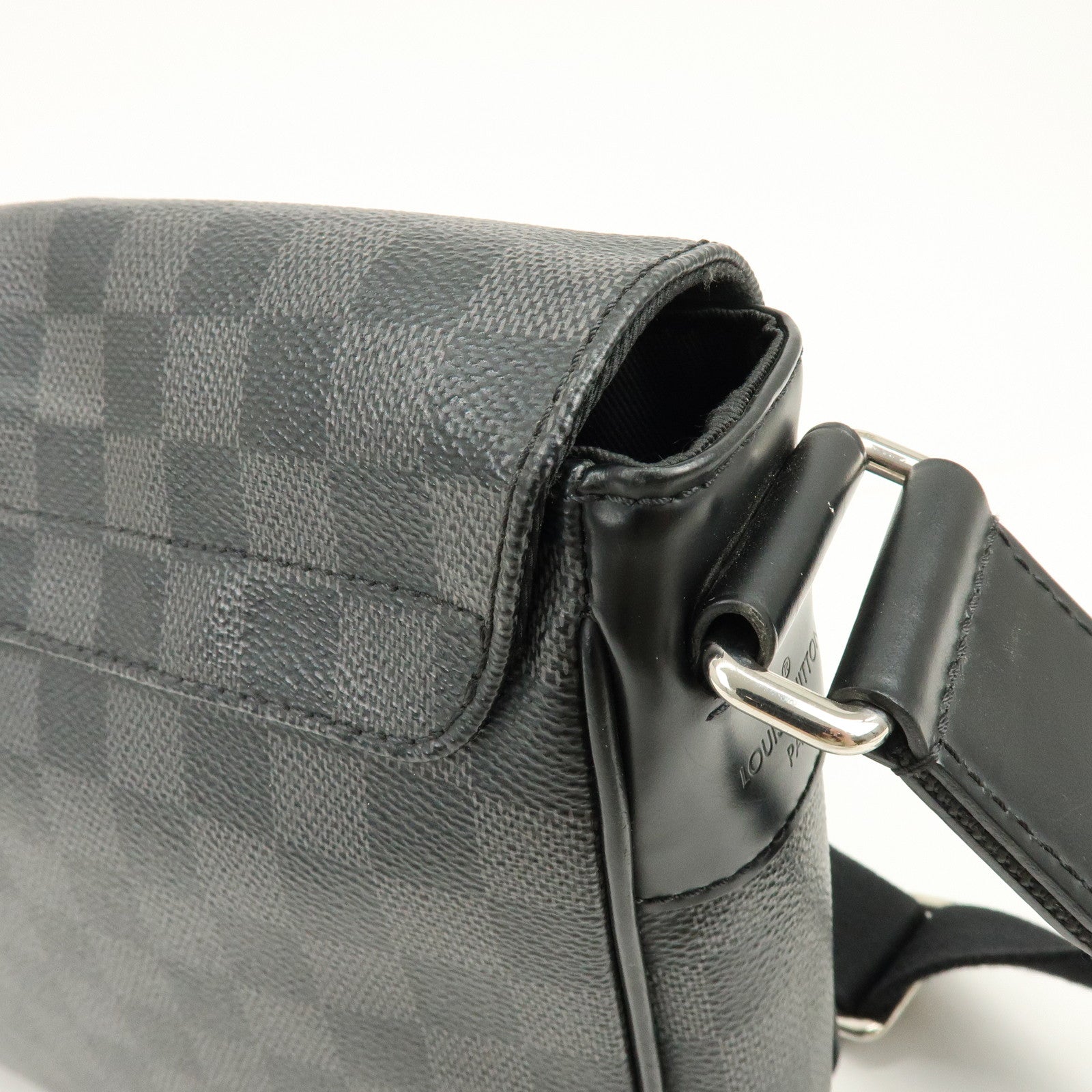 Louis Vuitton Damier Graphite District PM NM Crossbody Bag N41028