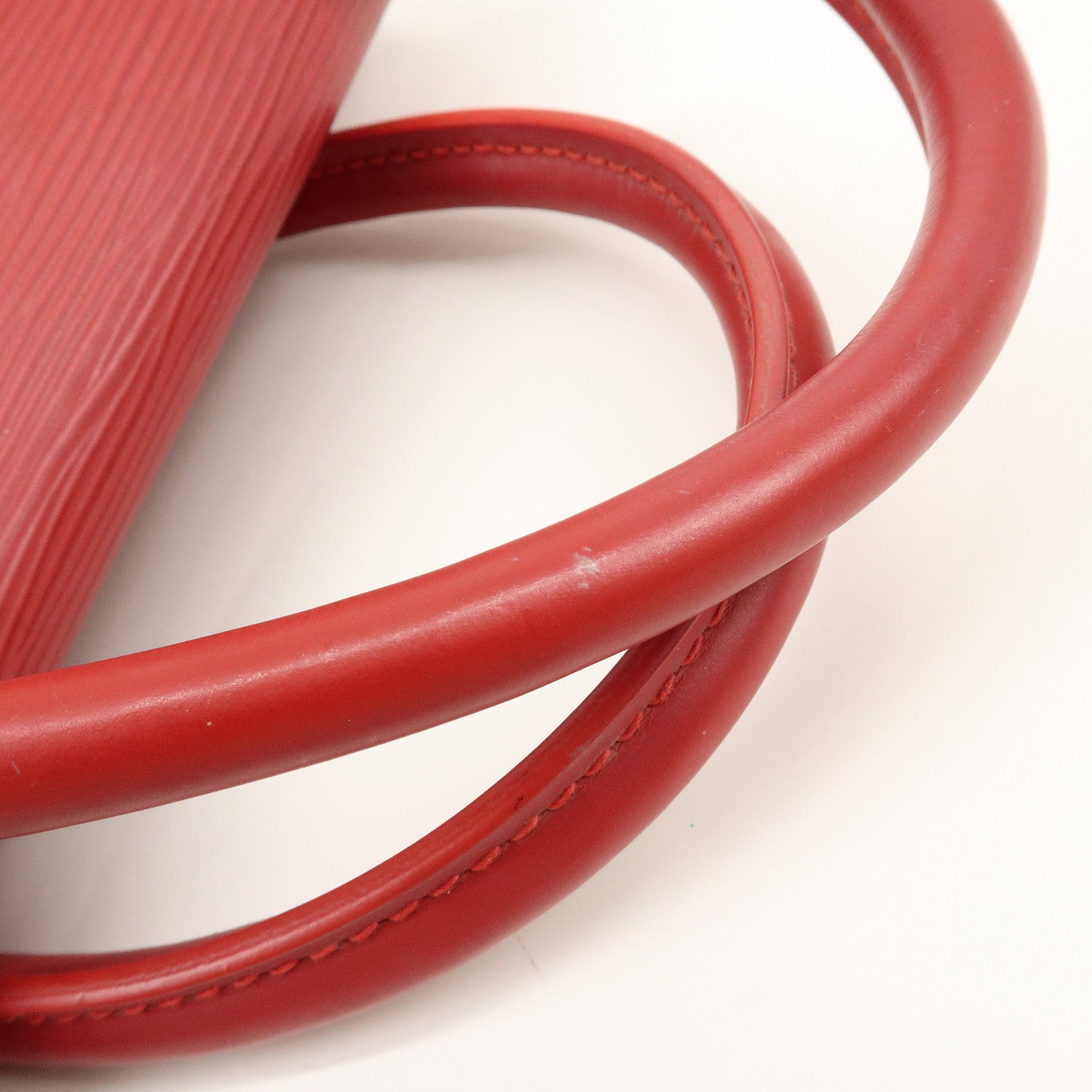 Louis Vuitton Epi Leather Segur PM Hand Bag Rouge M5882E