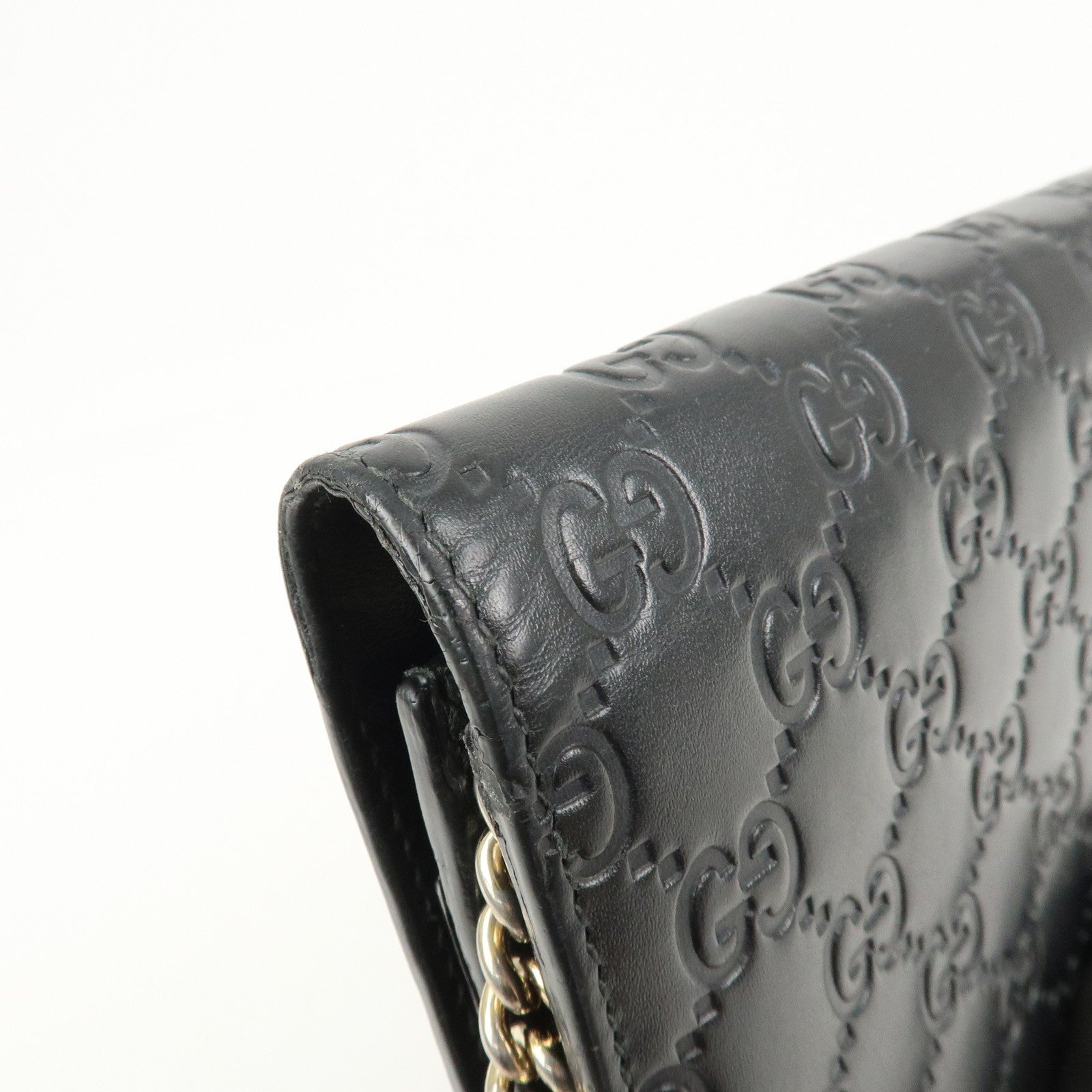 GUCCI Interlocking G Guccissima Leather Chain Shoulder Wallet Black