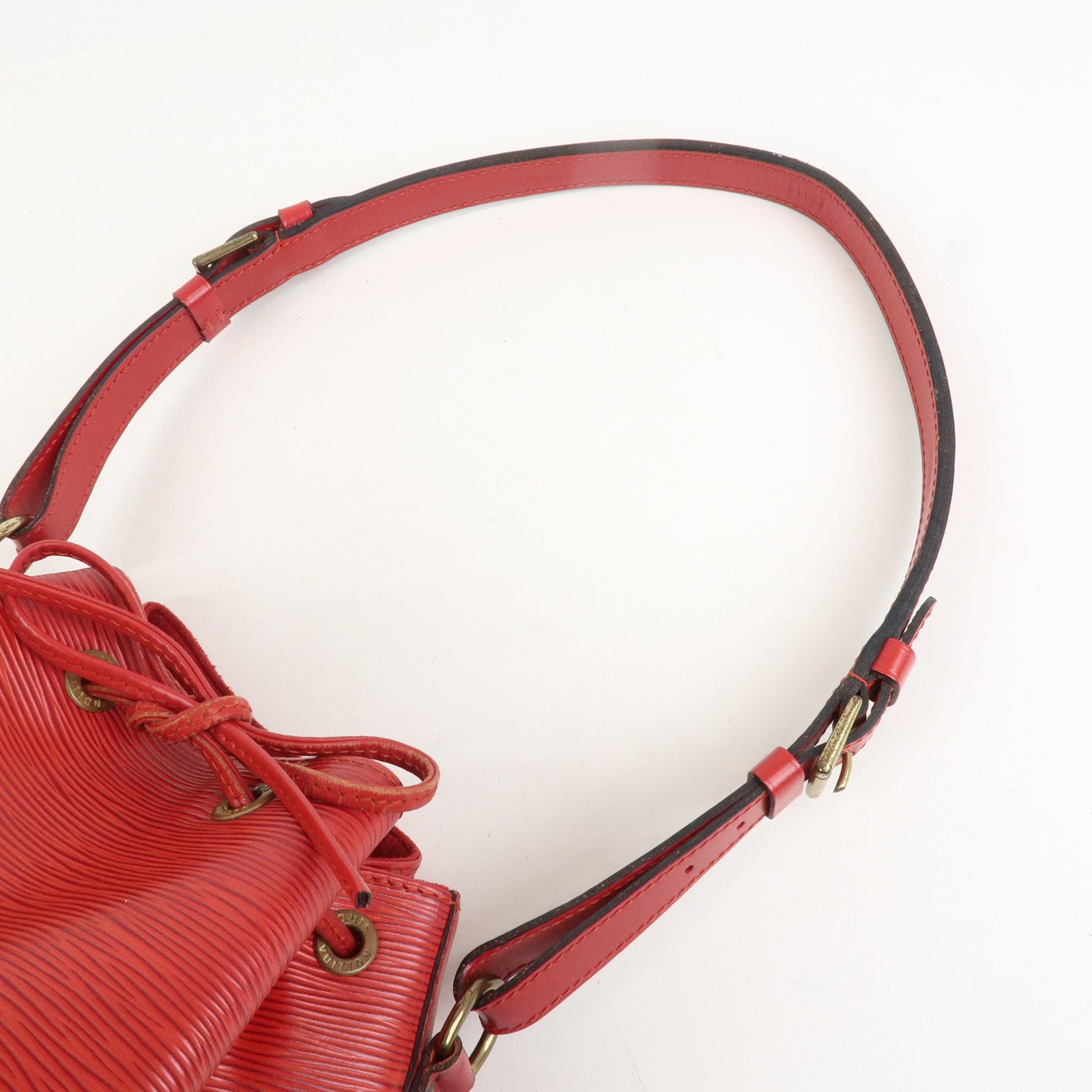 Louis Vuitton Epi Petit Noe Shoulder Bag Castilian Red M44107